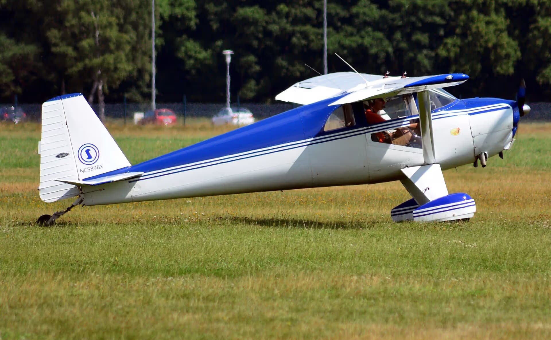 Unidentified — Single-engine aircraft