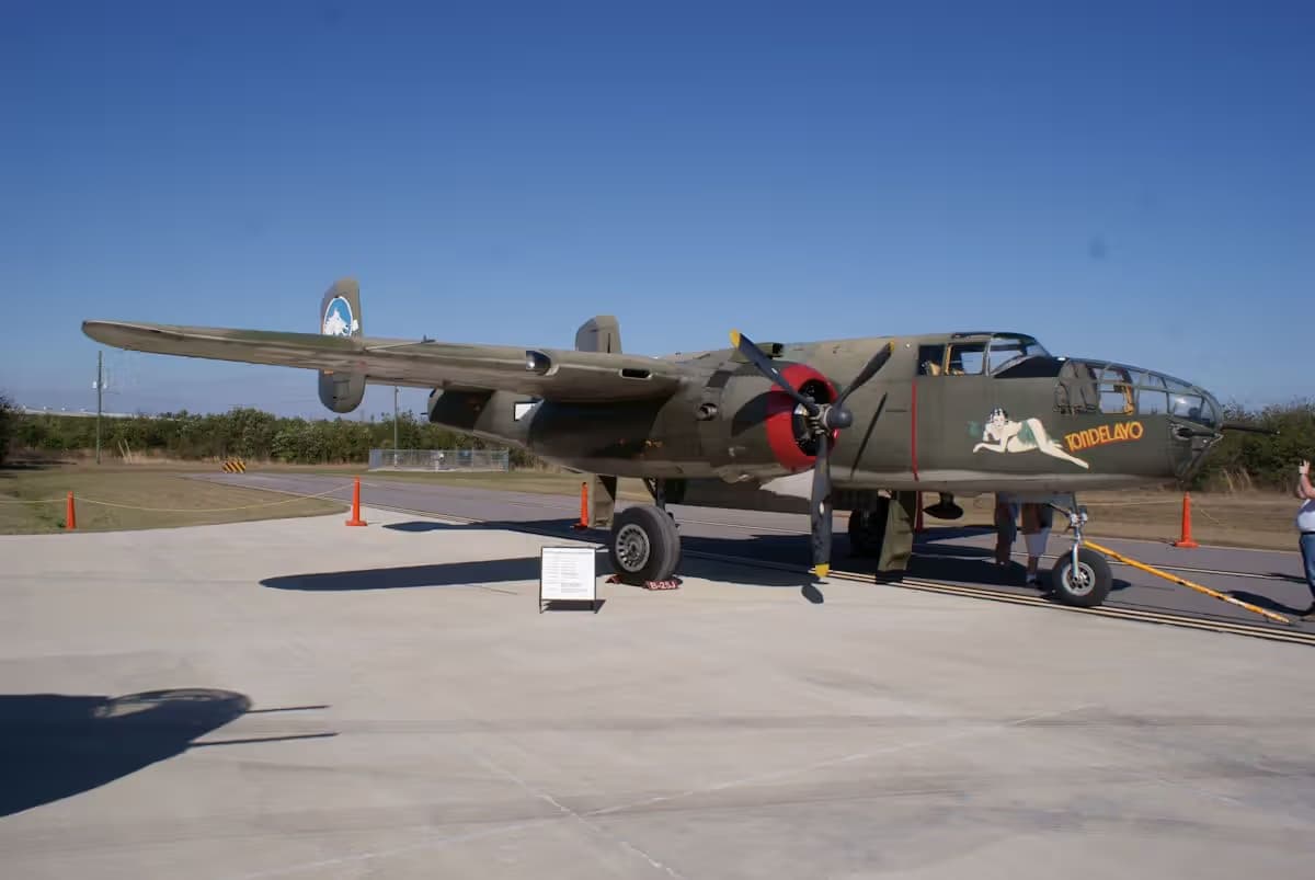 Unidentified — Twin-engine aircraft