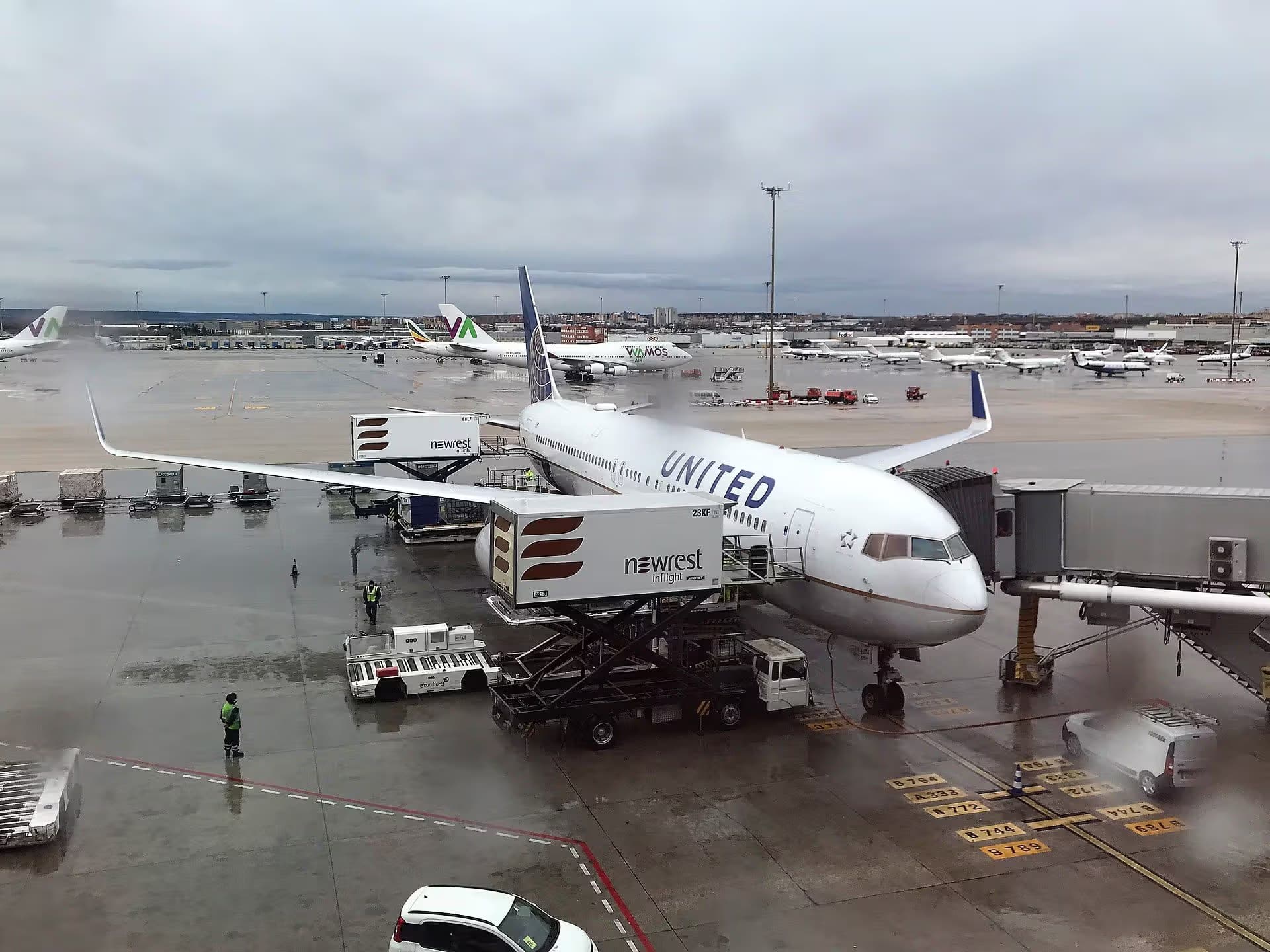 N674UA — Boeing