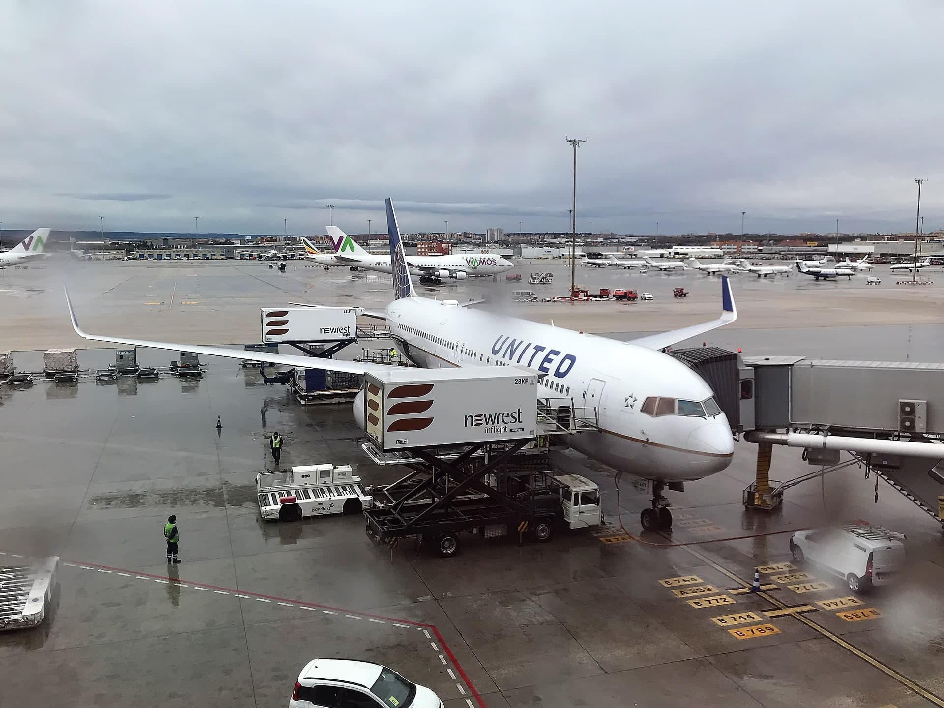 N674UA — Boeing