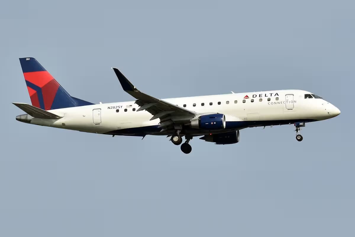 N282SY — Embraer