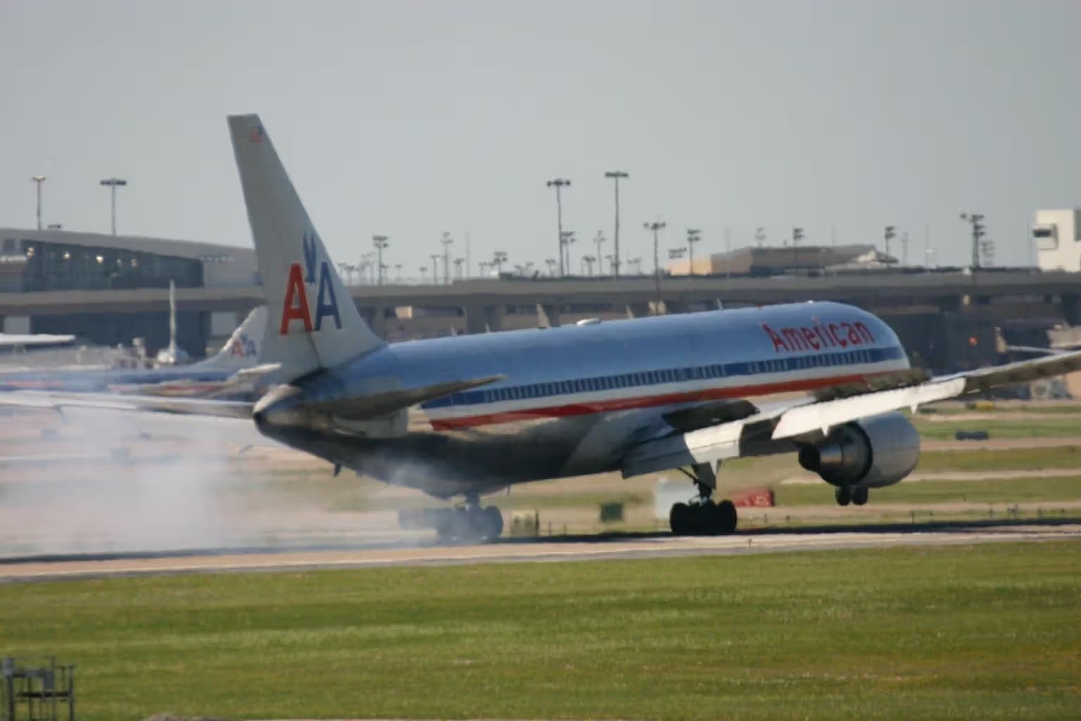 N393AN — Twin-engine aircraft