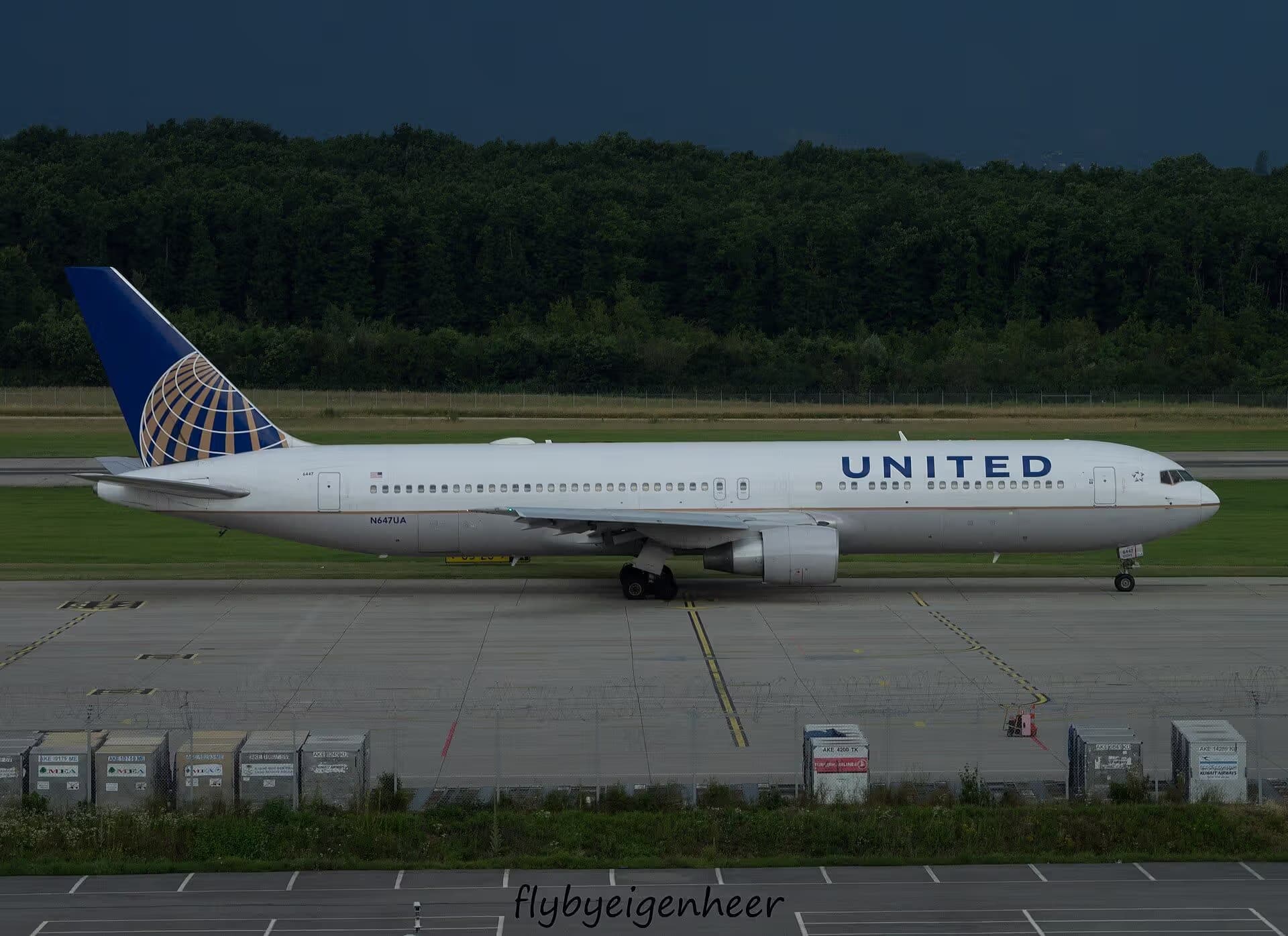 N647UA — Boeing
