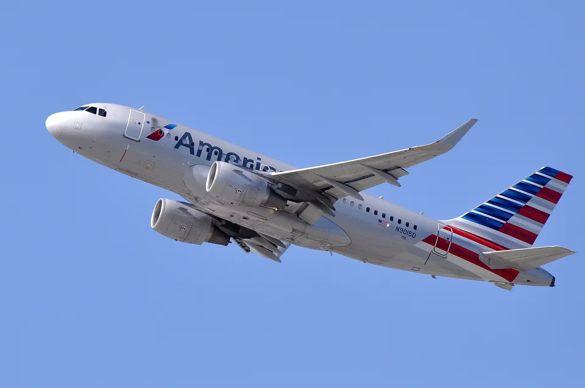 N9015D — Twin-engine aircraft
