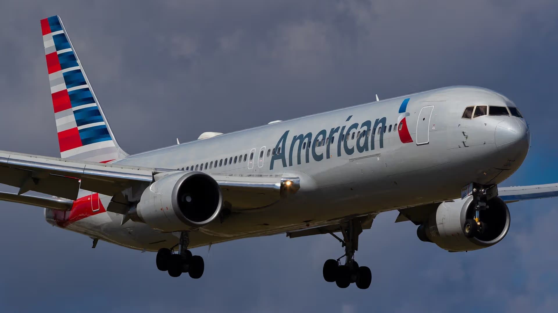 N392AN — Boeing