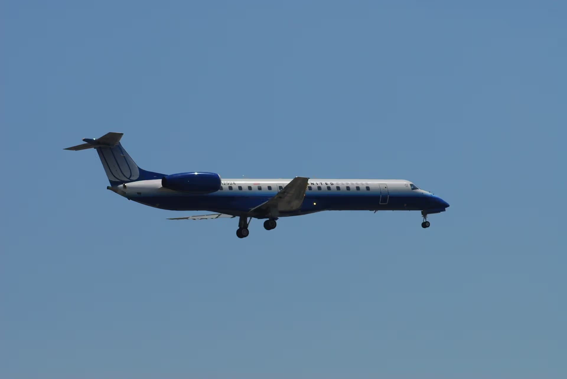N12924 — Twin-engine aircraft