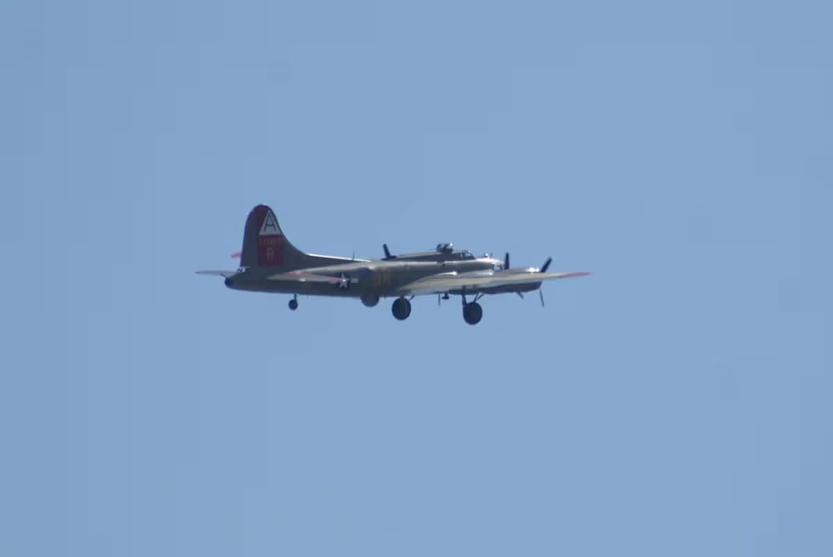 Unidentified — Aircraft