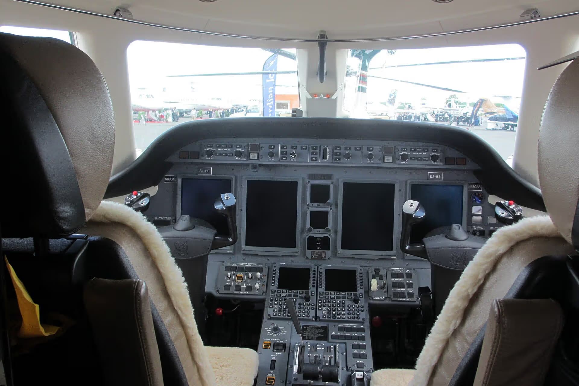 N680AB — Business jet