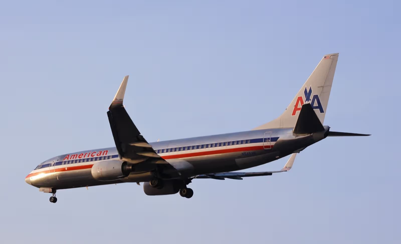 N945AN — Twin-engine aircraft