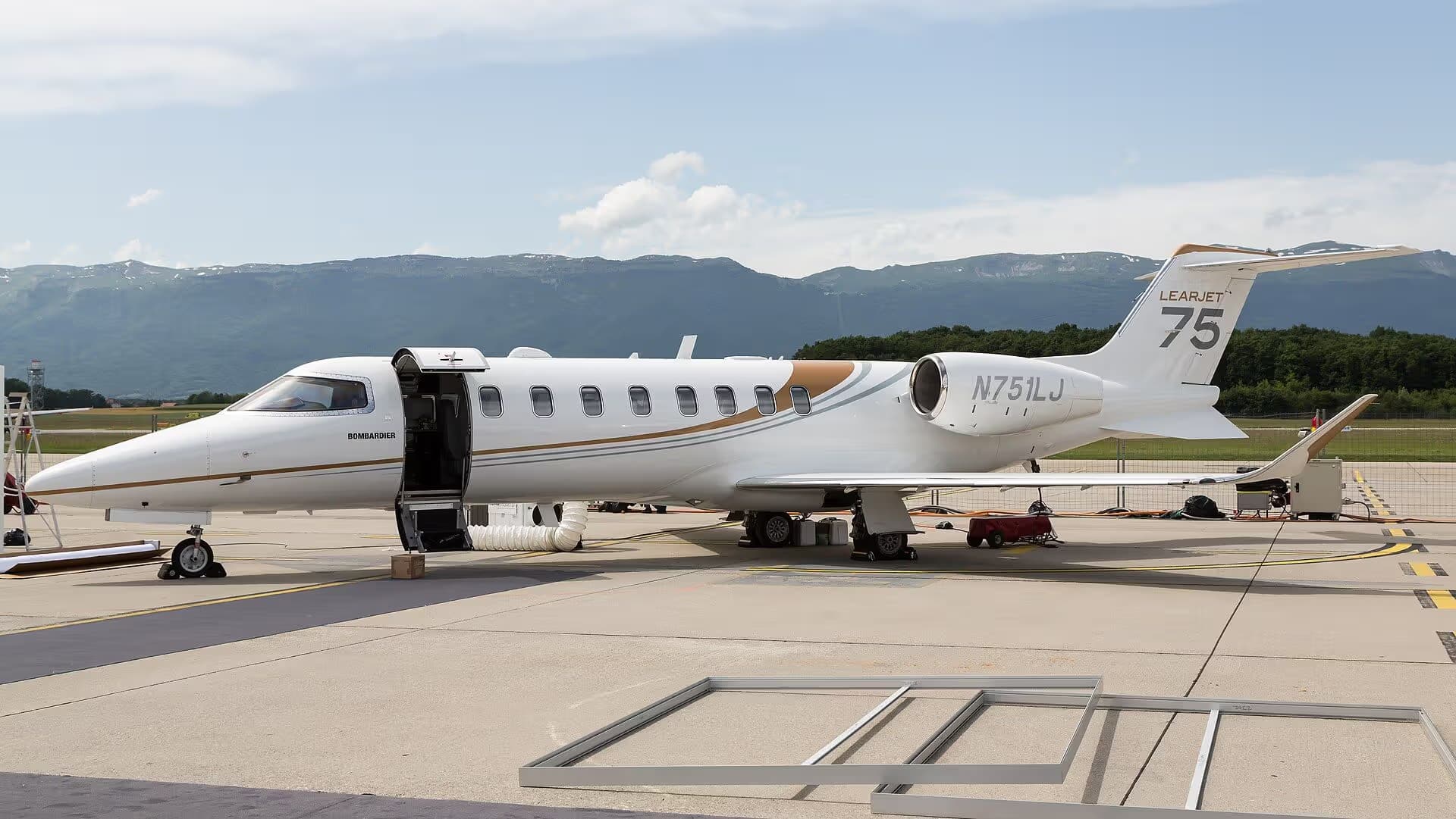 N751LJ — Bombardier
