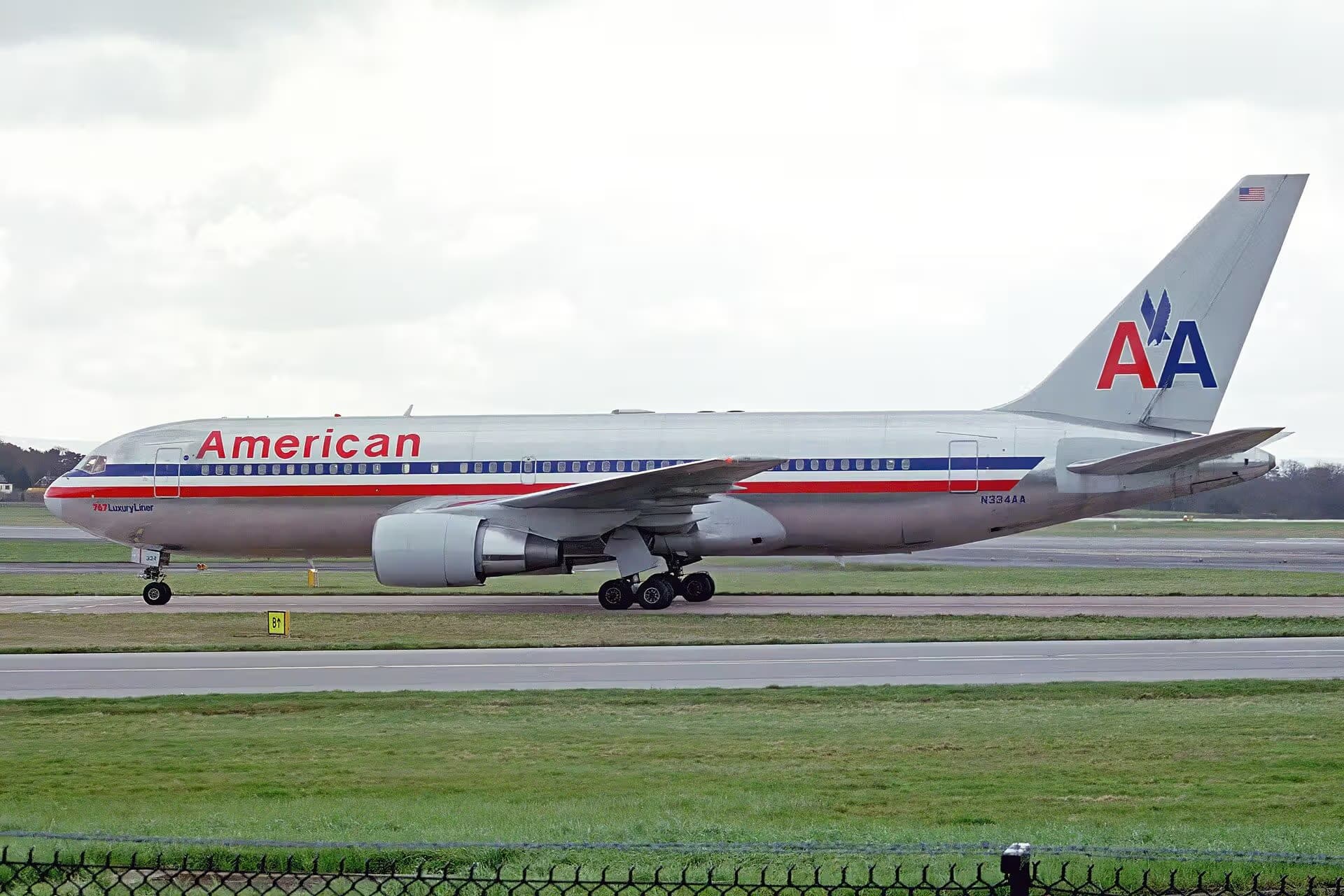 N334AA — Boeing