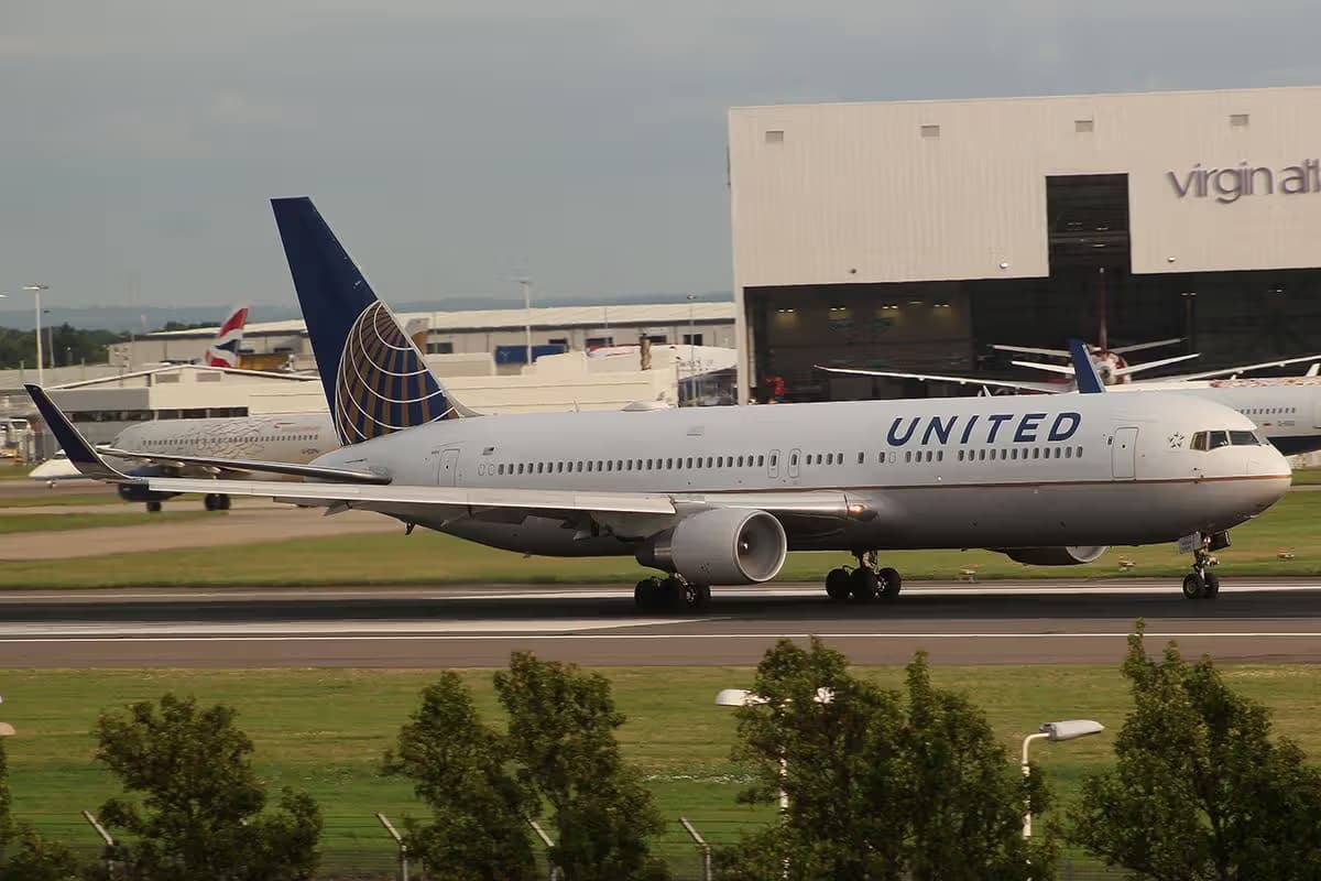 N666UA — Boeing