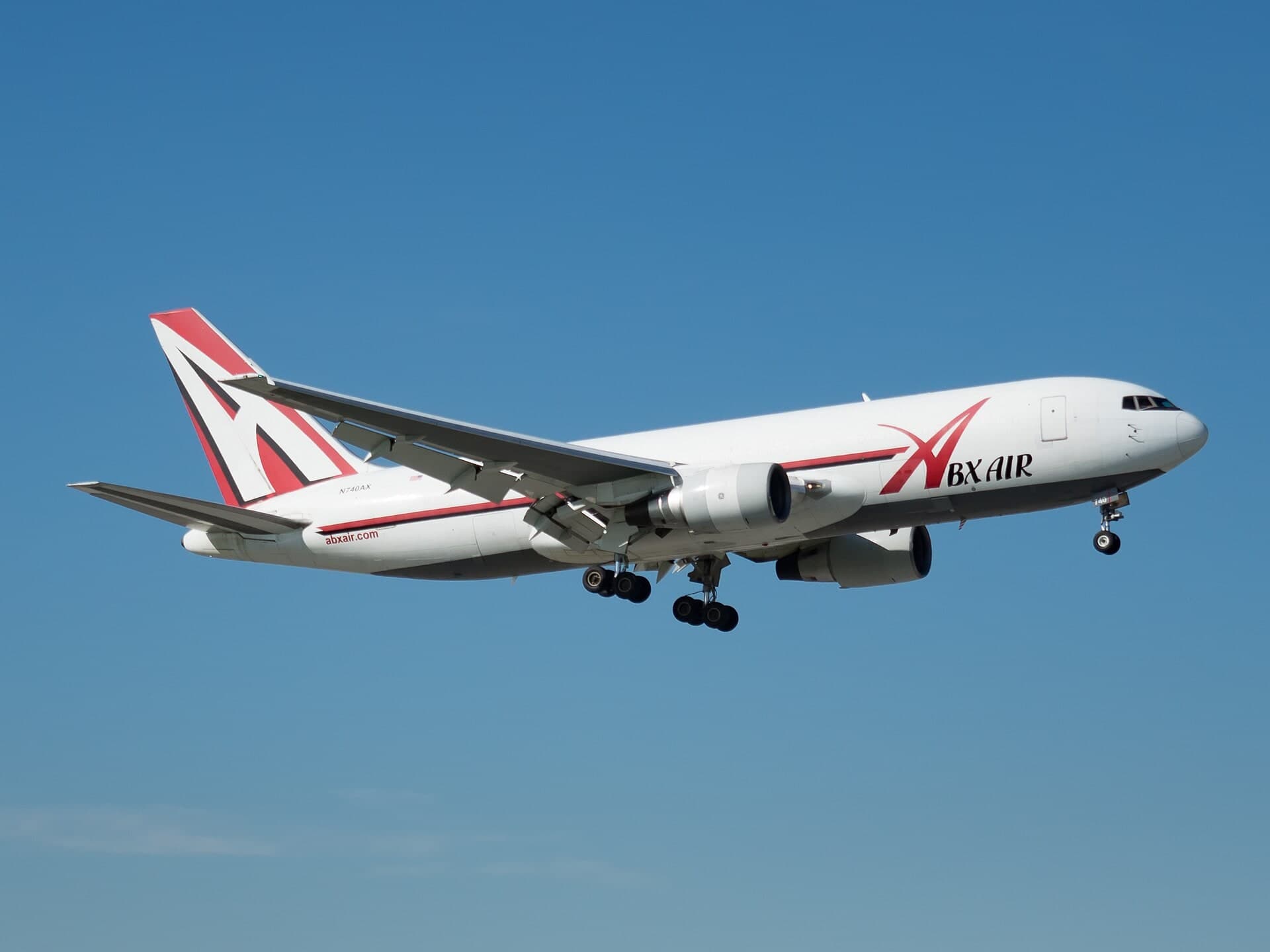 N740AX — Twin-engine aircraft