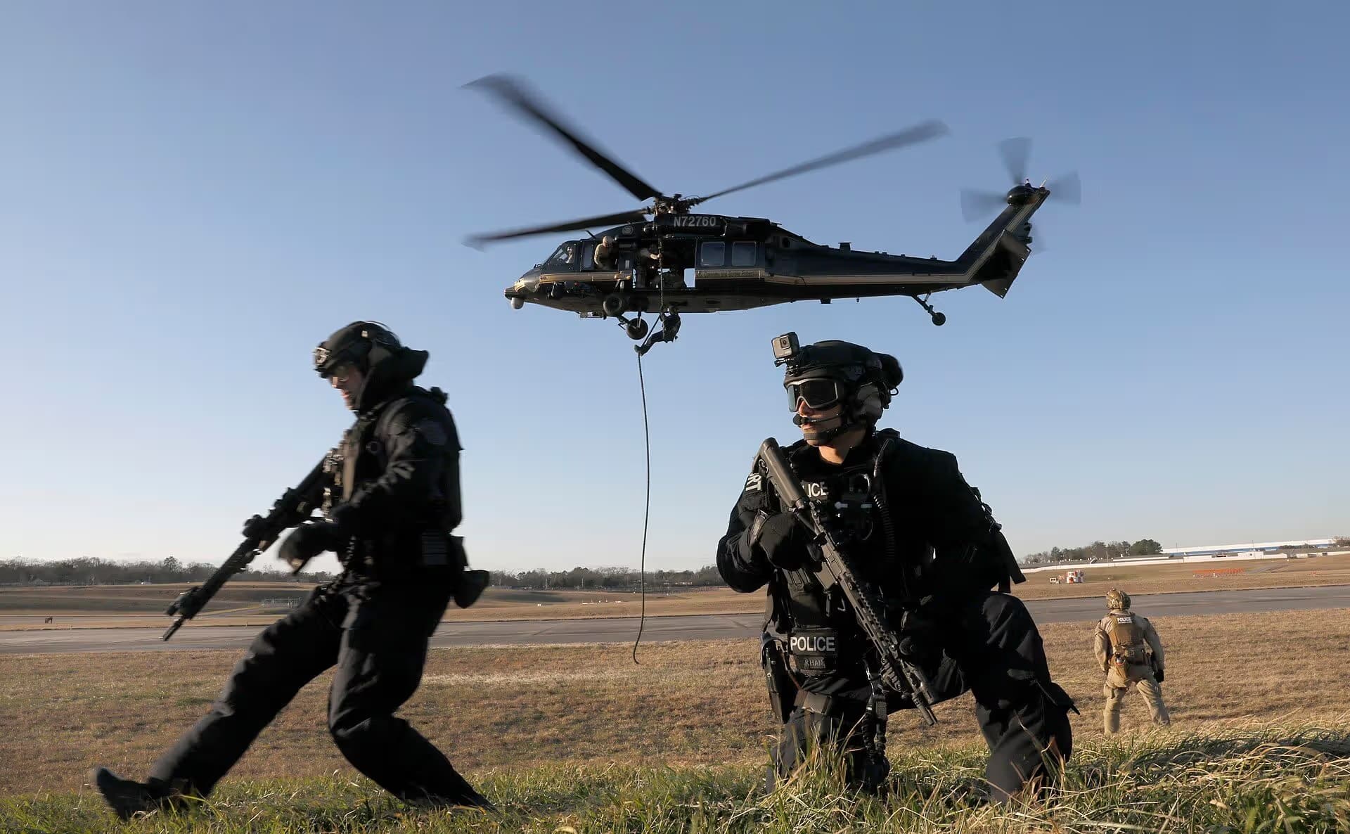 N72760 — Helicopter