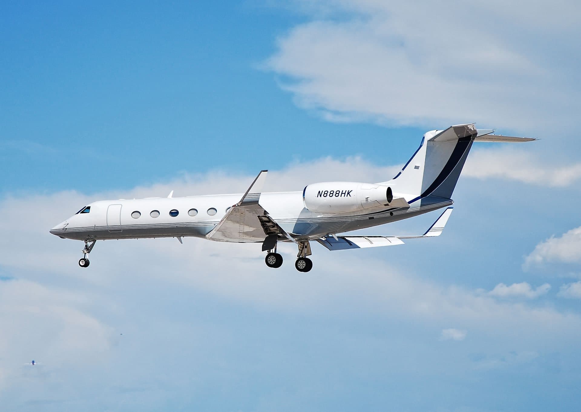 N888HK — Business jet