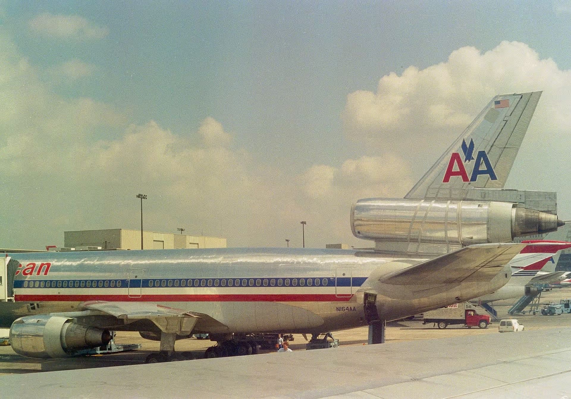 N164AA — Douglas