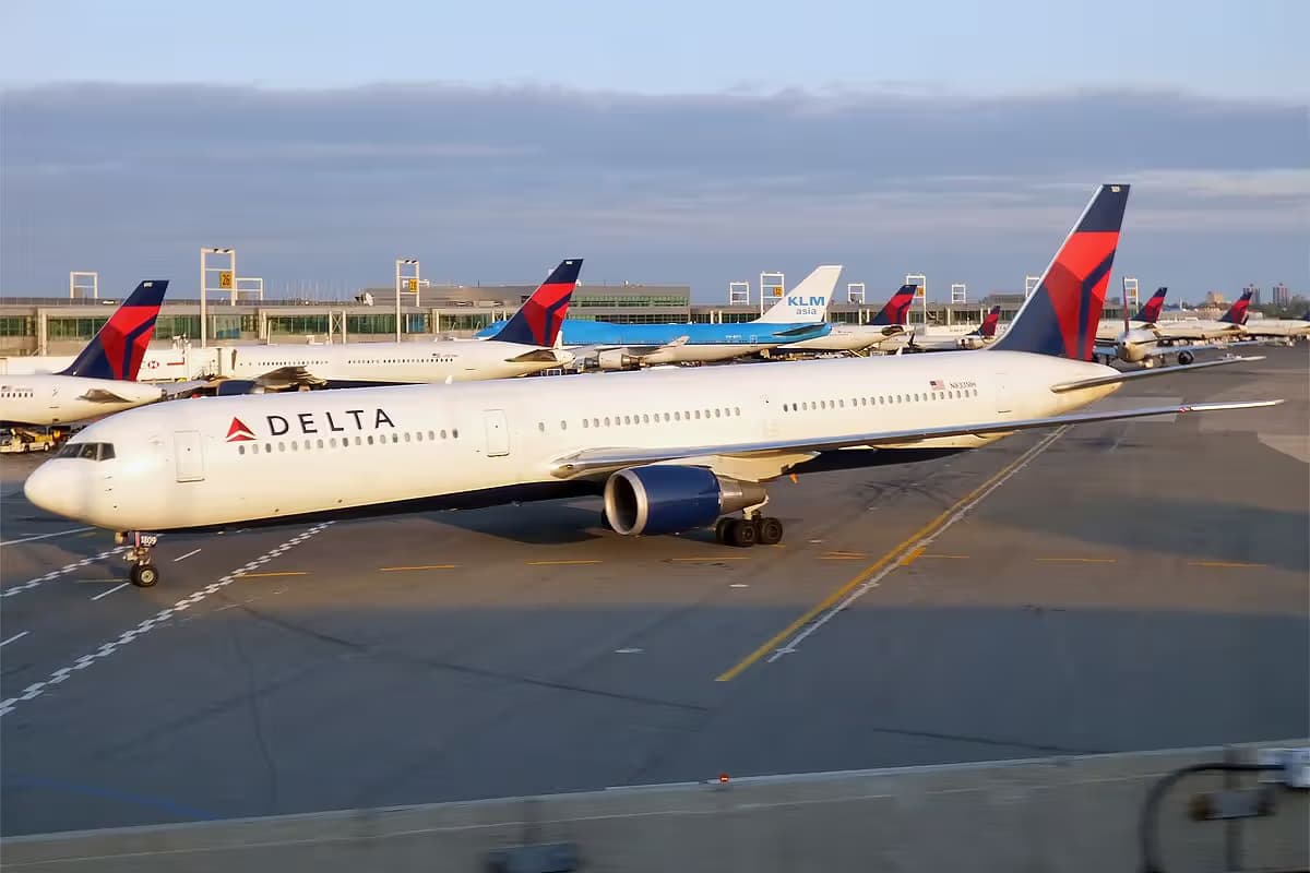 N833MH — Boeing
