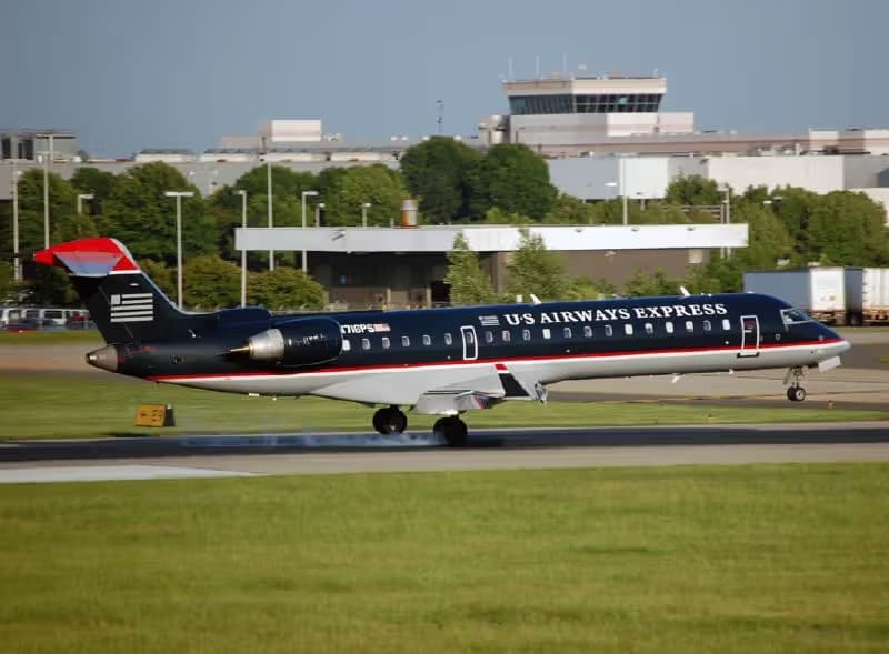 N716PS — Twin-engine aircraft
