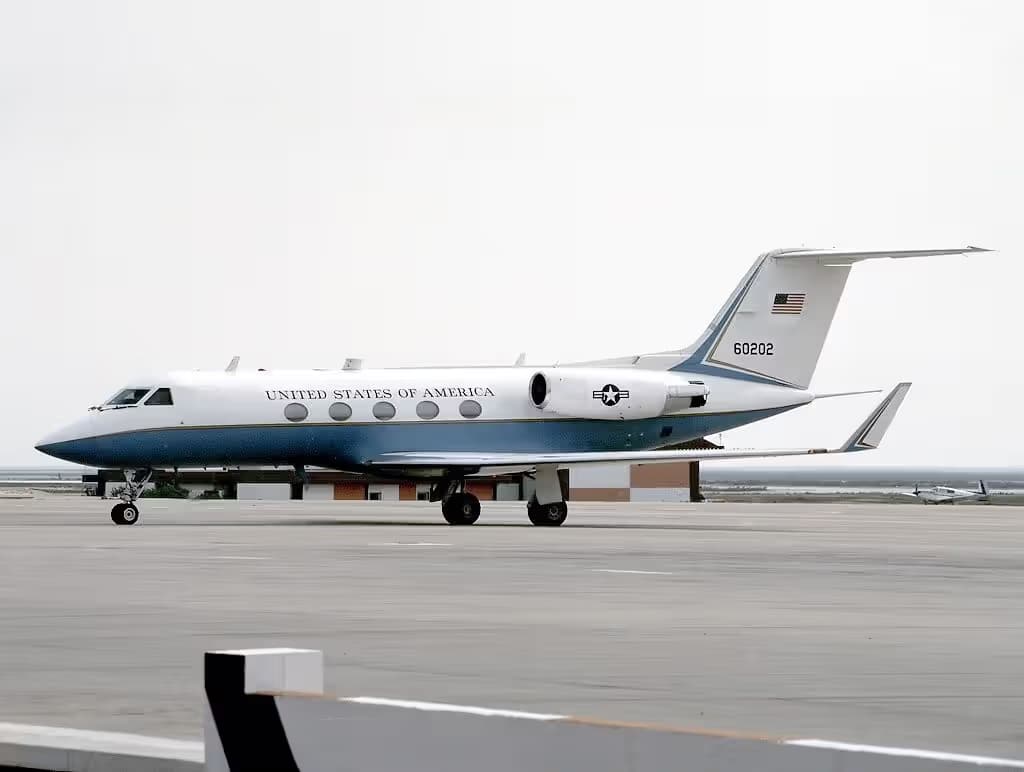 Unidentified — Business jet
