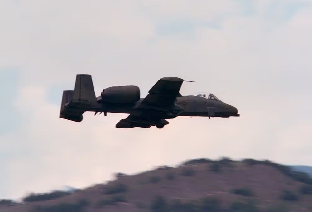 Unidentified — Twin-engine aircraft