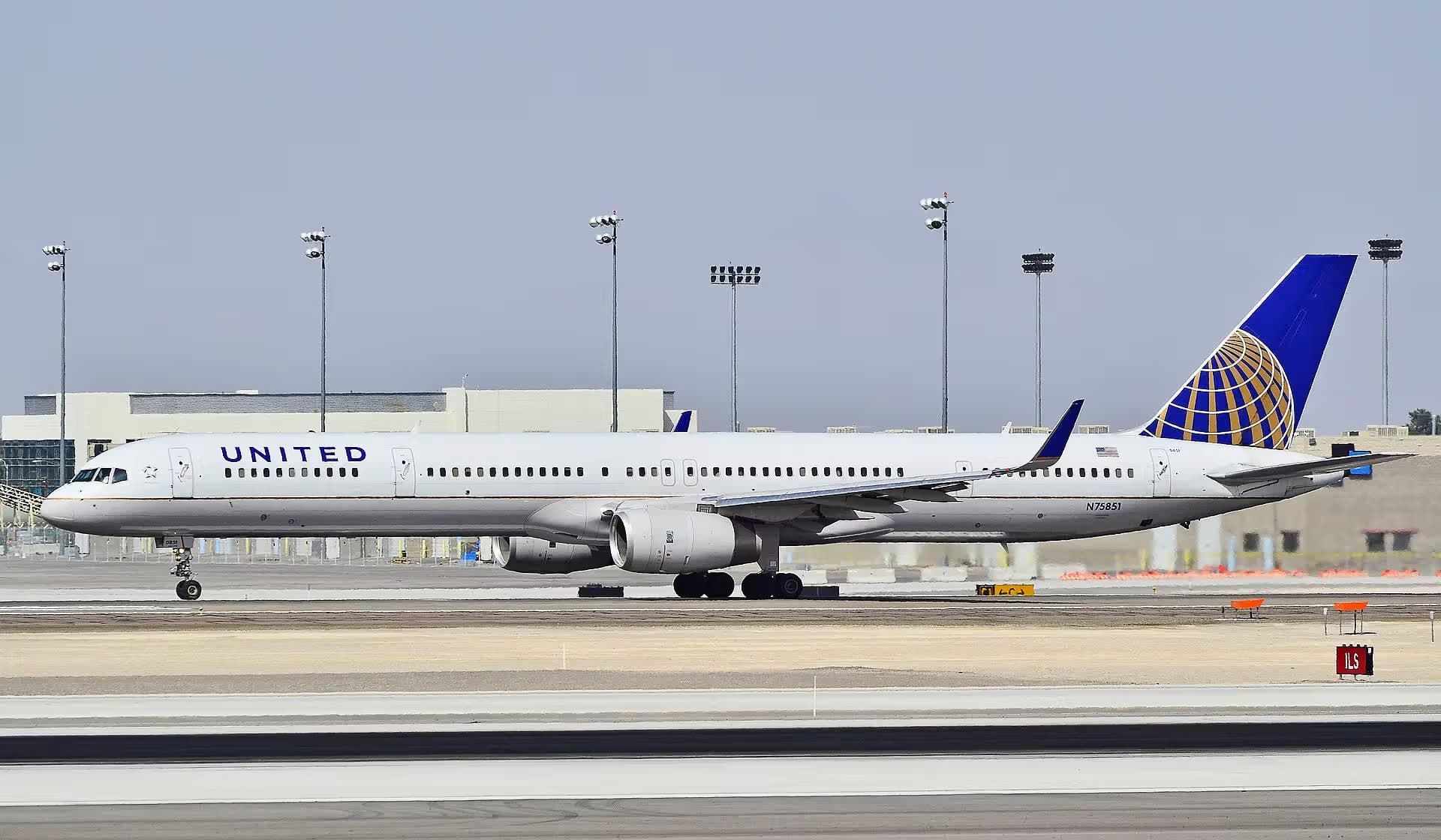 N75851 — Boeing