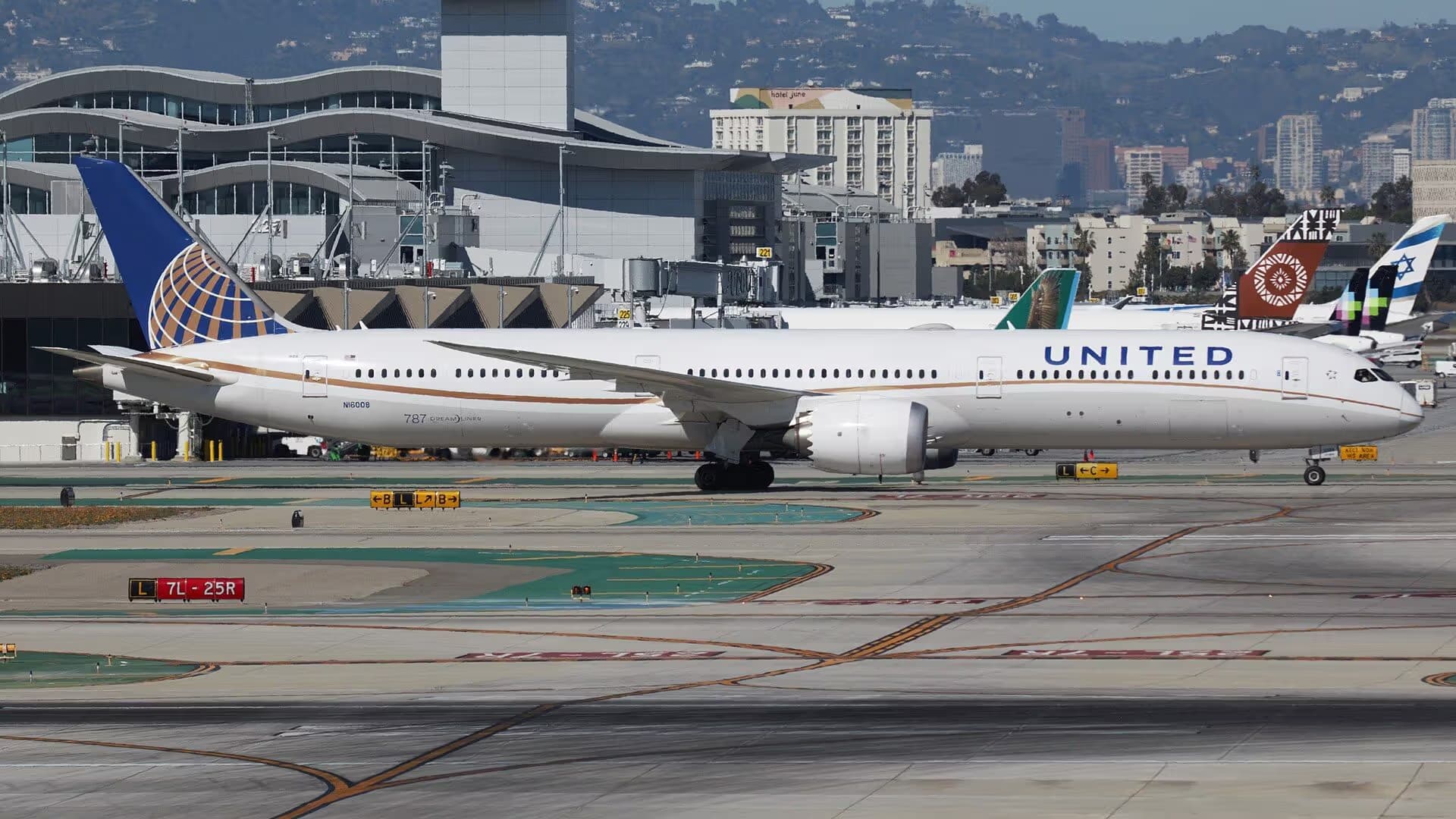 N16008 — Boeing