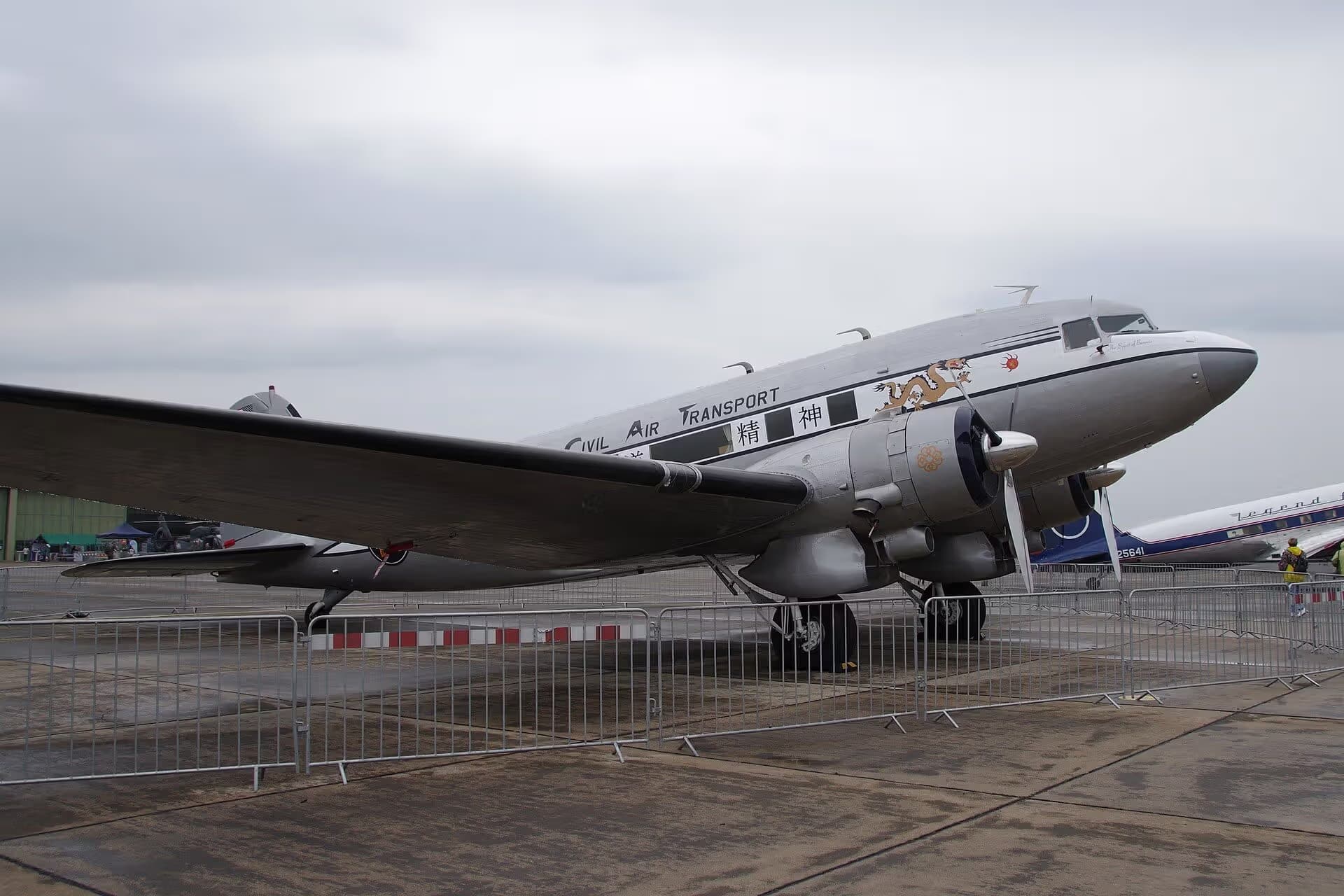 N8336C — Twin-engine aircraft