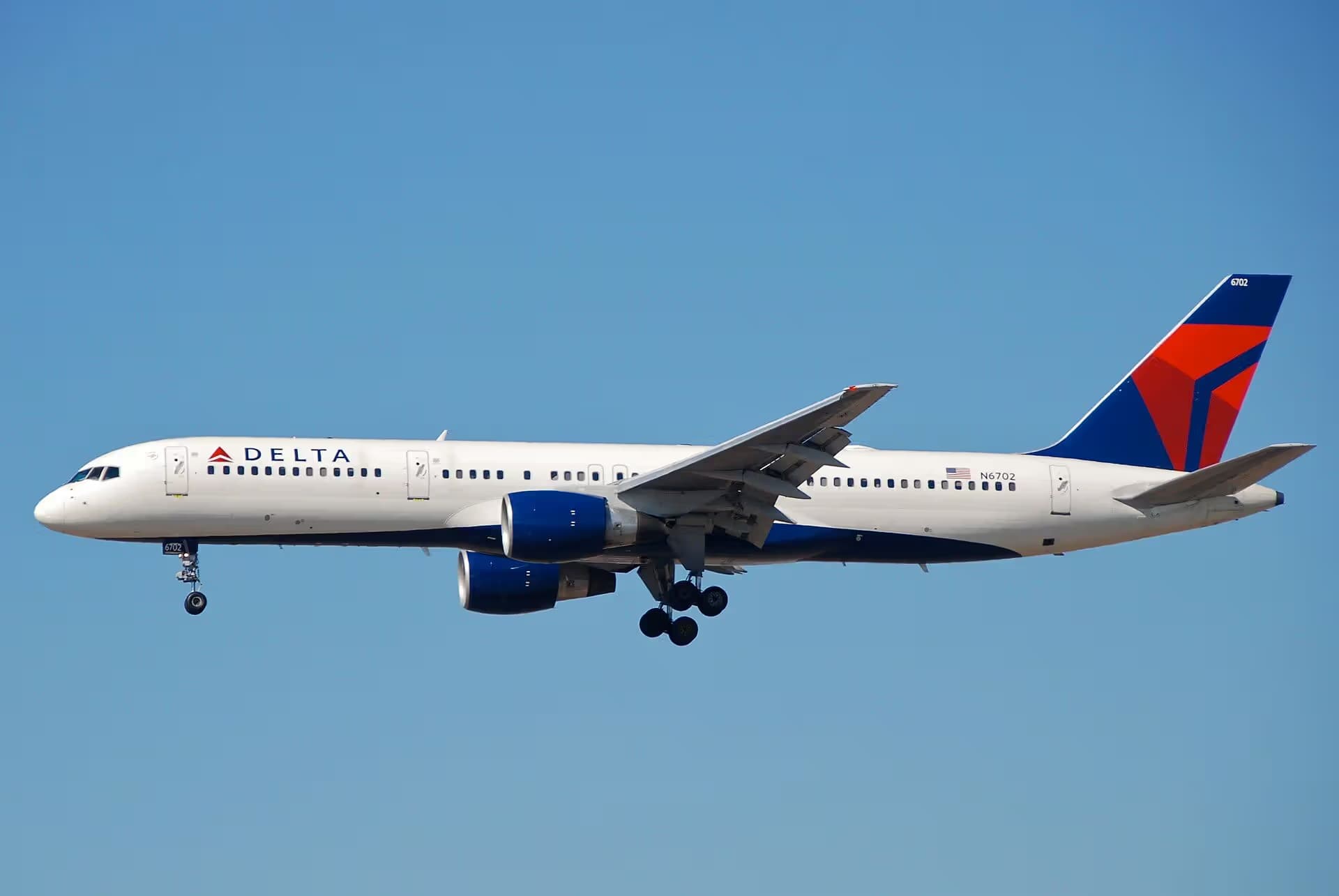 N6702 — Twin-engine aircraft