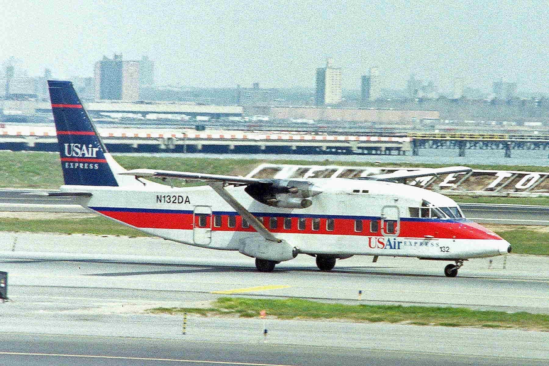 N132DA — De Havilland