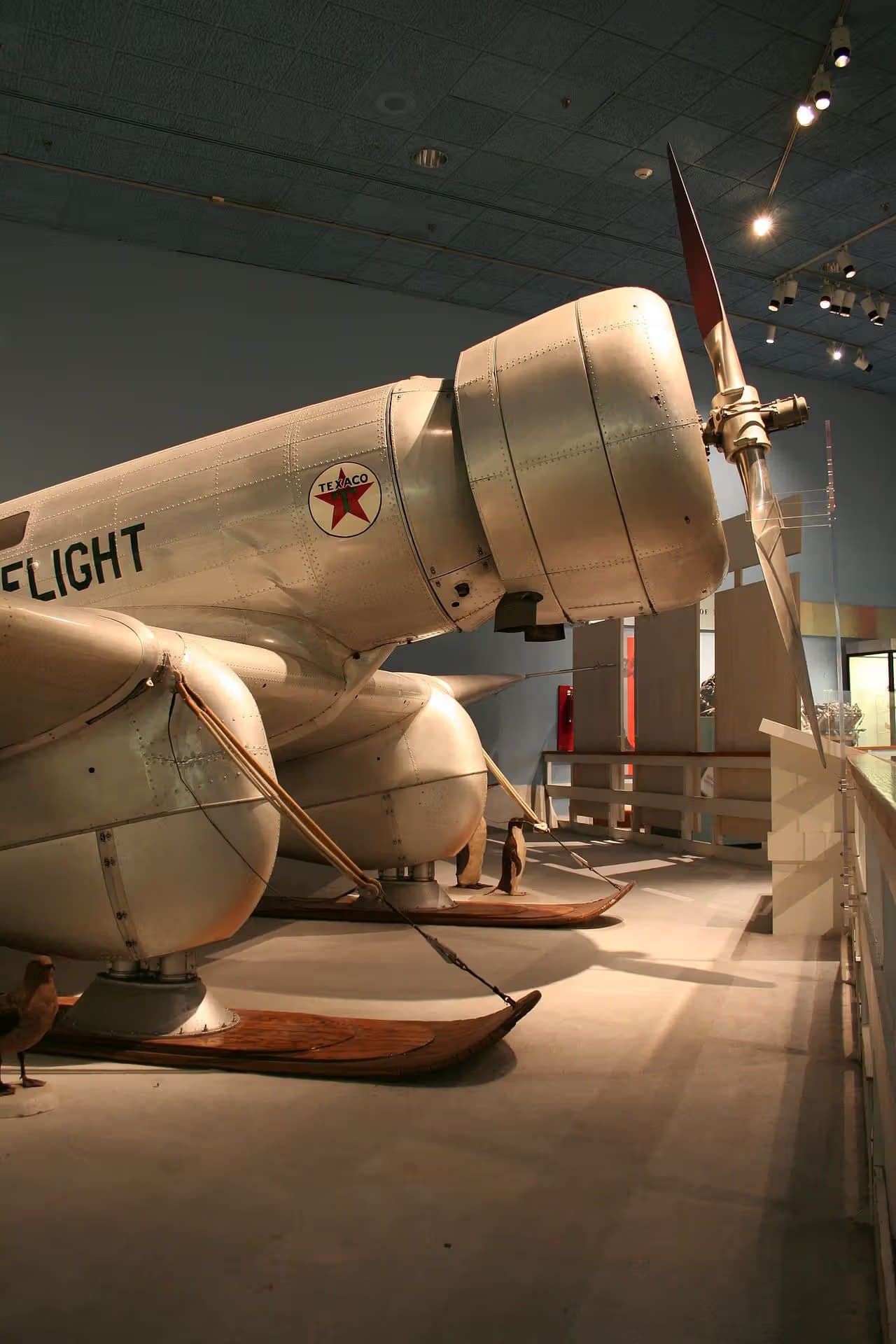 Unidentified — Single-engine aircraft
