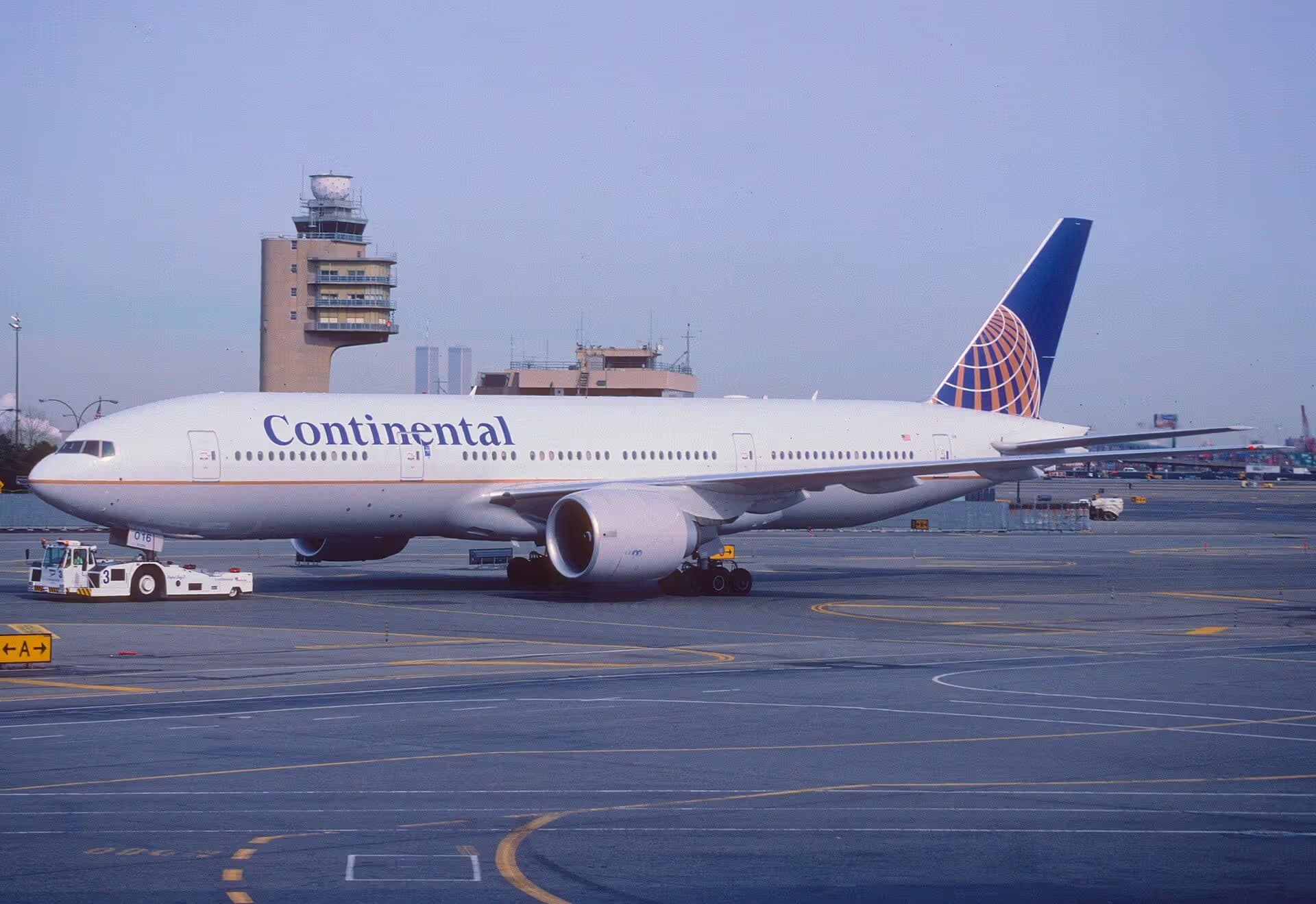 N57016 — Twin-engine aircraft