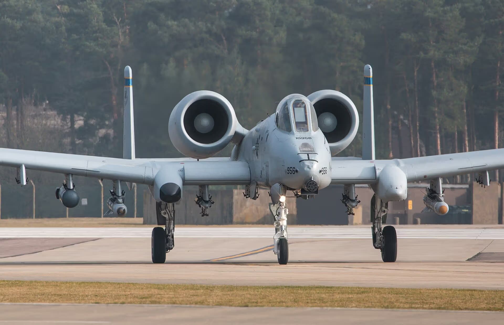 Unidentified — Twin-engine aircraft