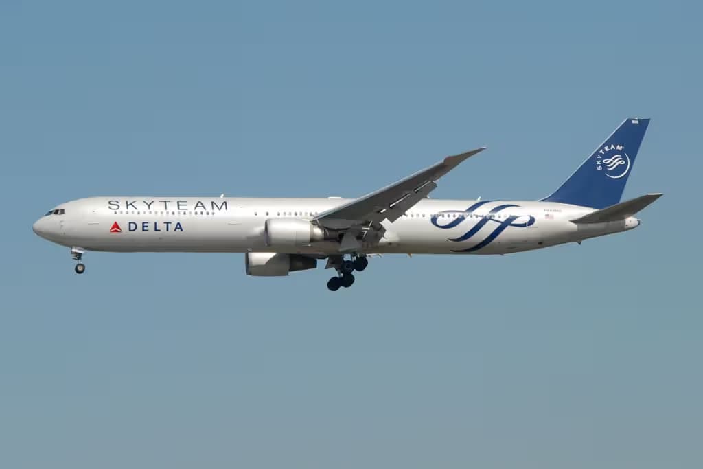 N844MH — Twin-engine aircraft