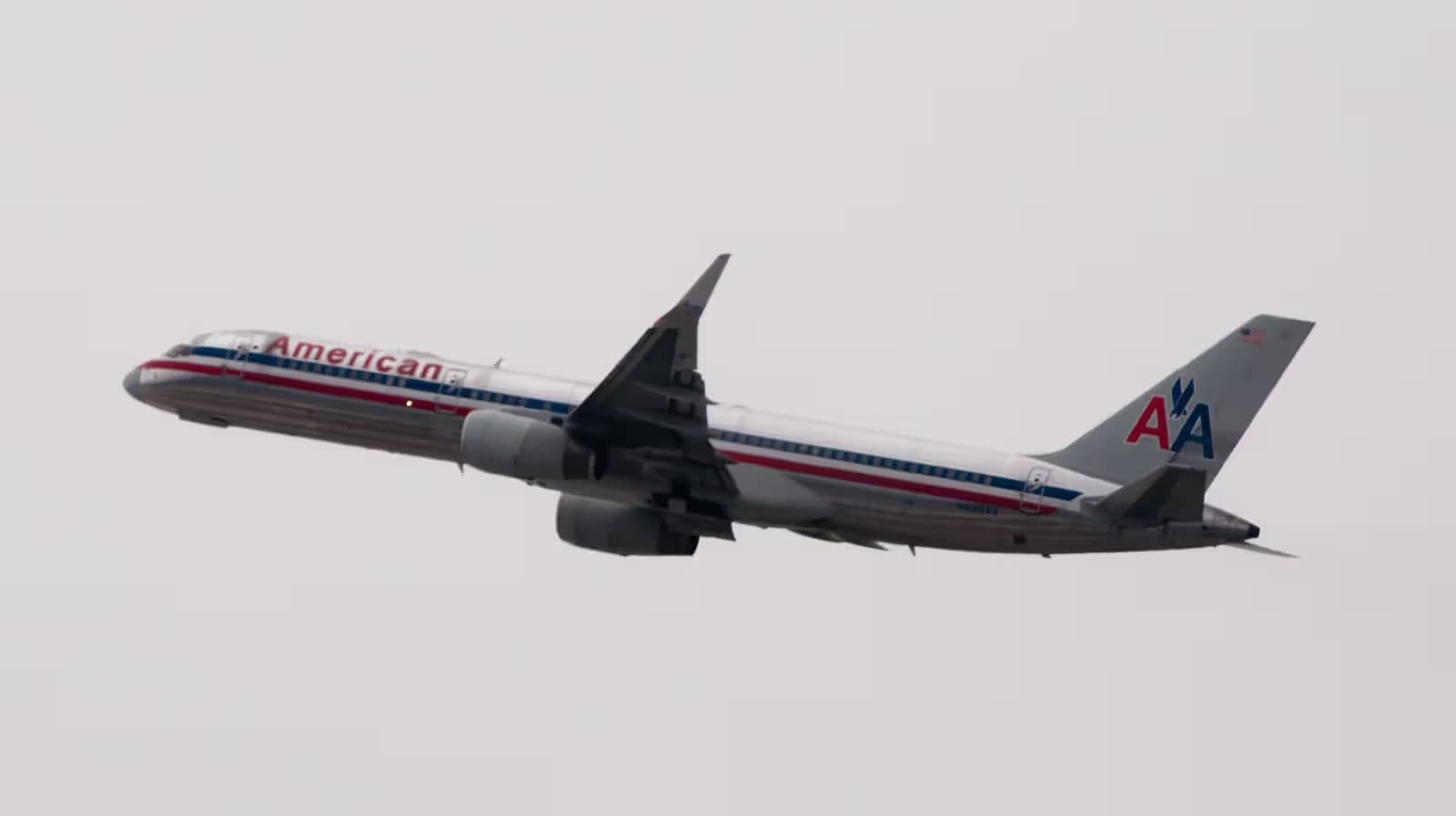 N689AA — Boeing
