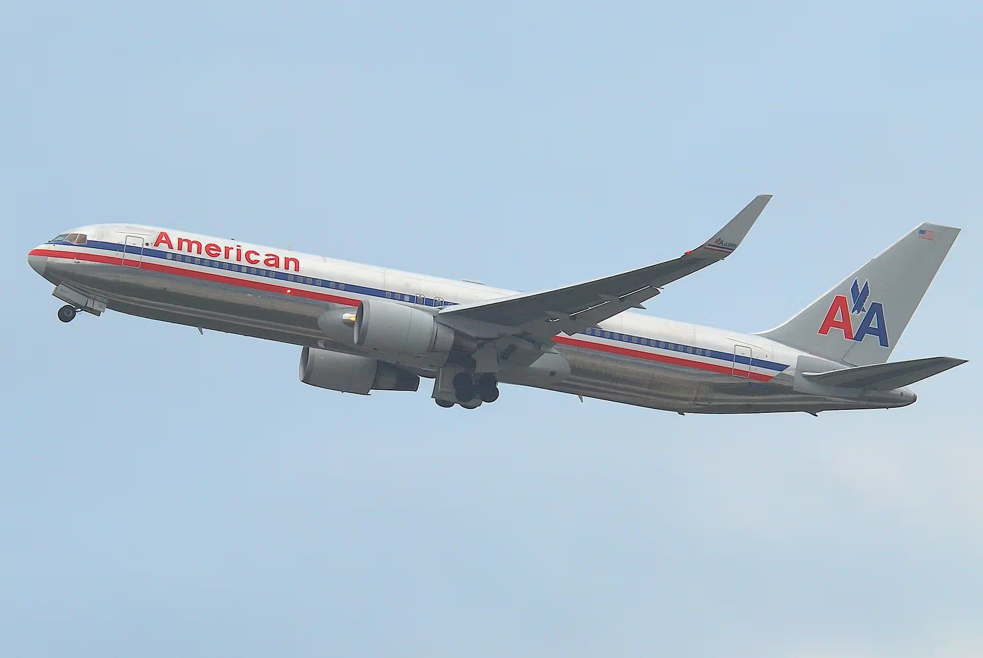 N389AA — Twin-engine aircraft