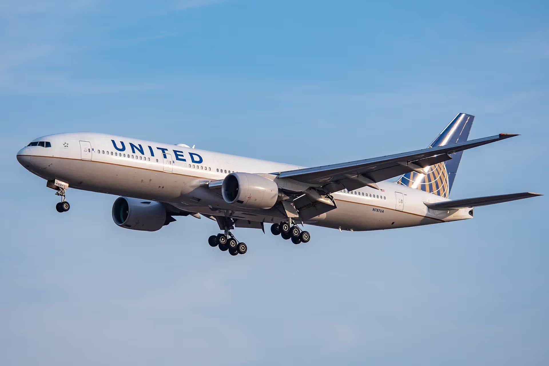 N787UA — Boeing