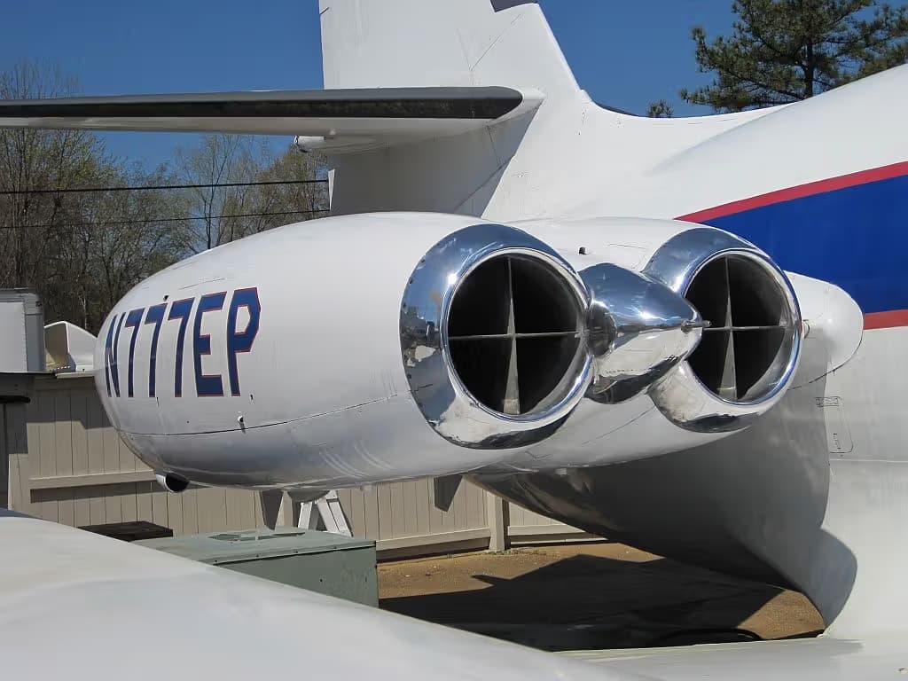 Unidentified — Twin-engine aircraft