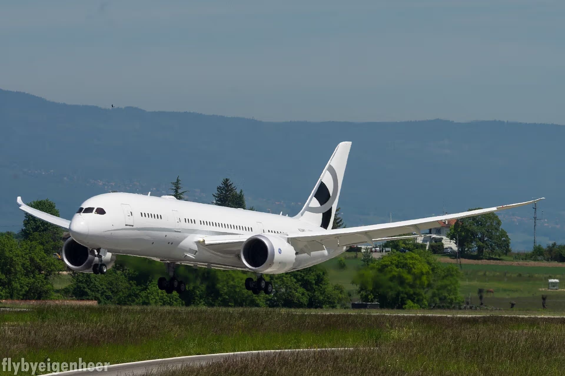 N28MS — Boeing