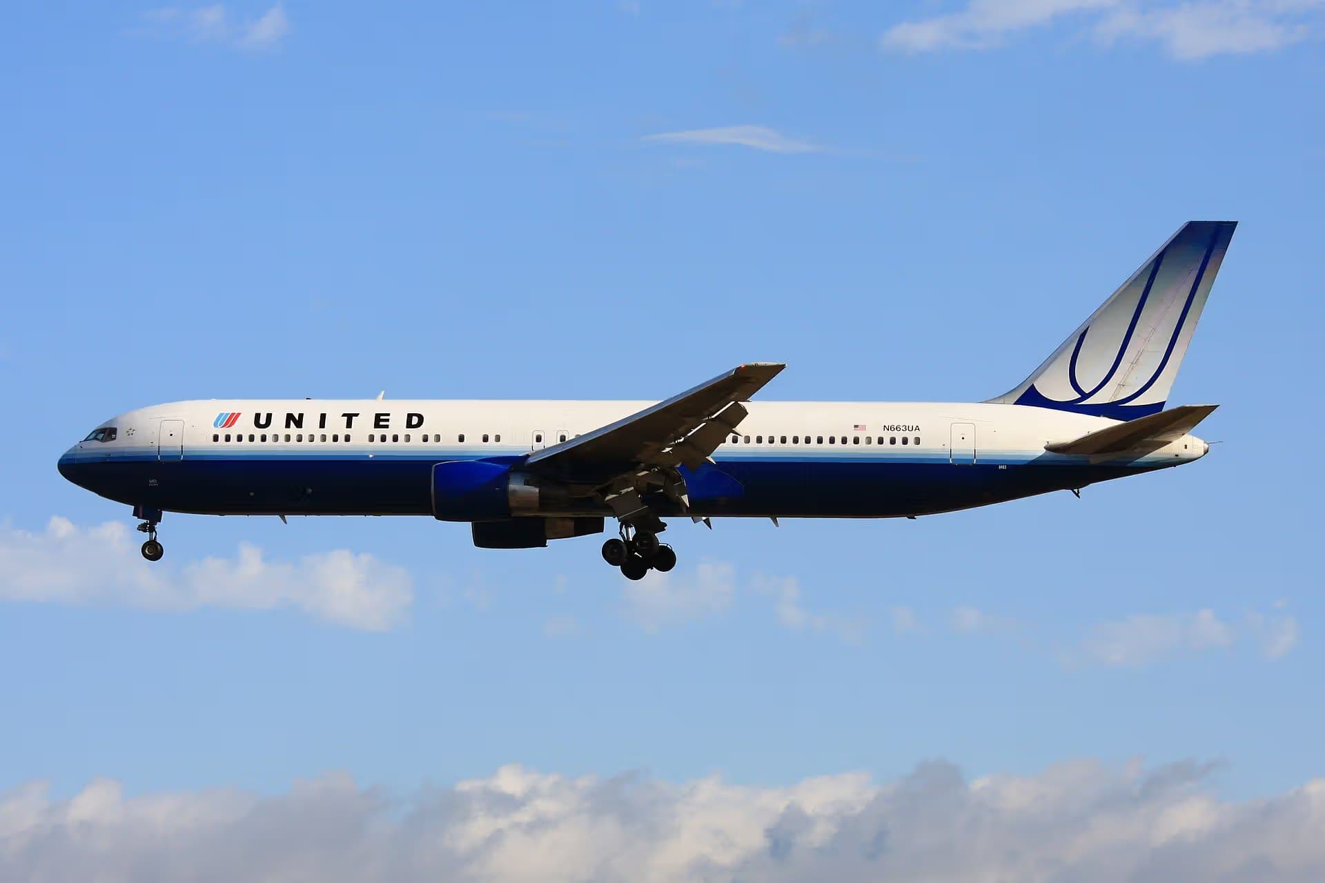 N663UA — Boeing