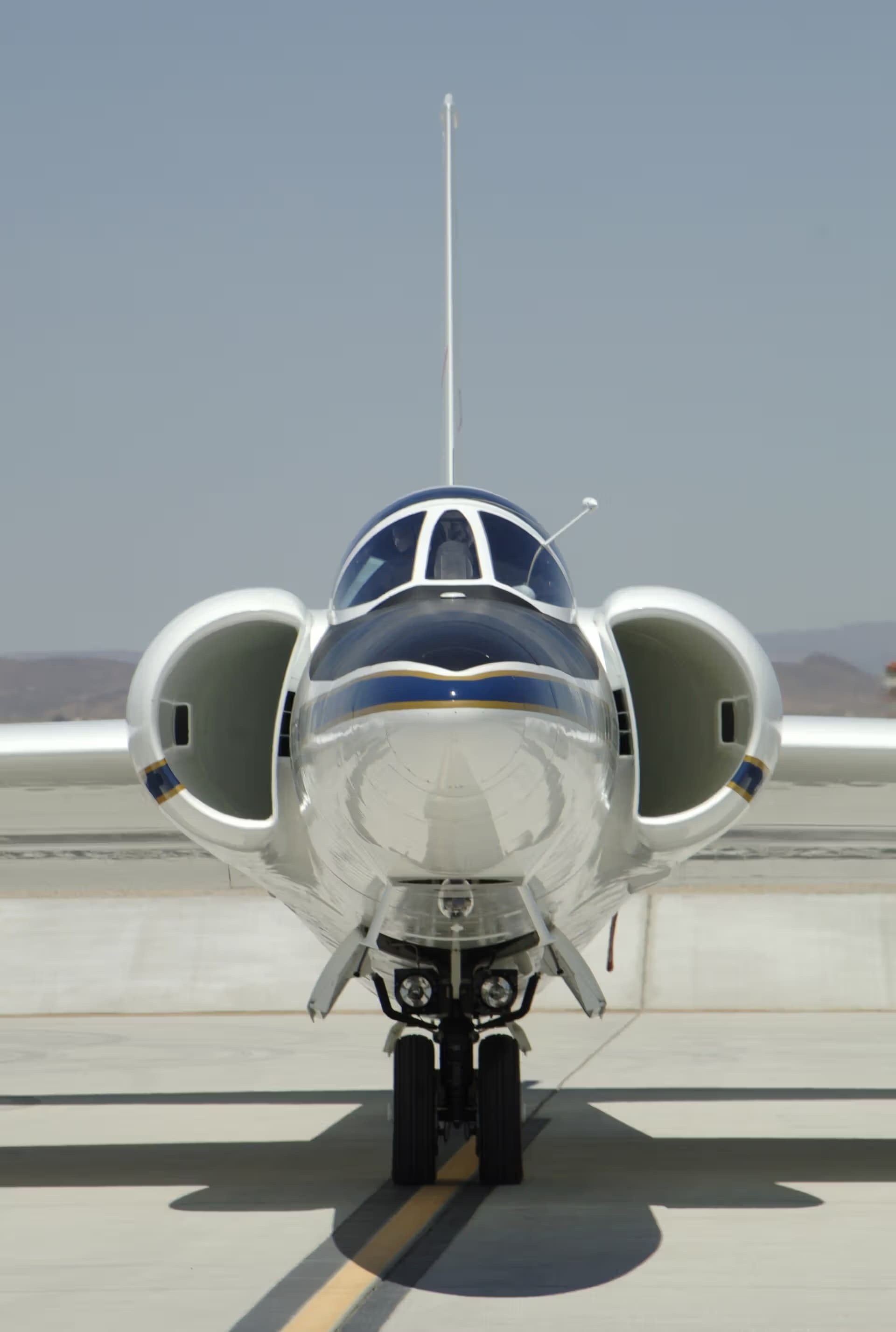 N806NA — Business jet