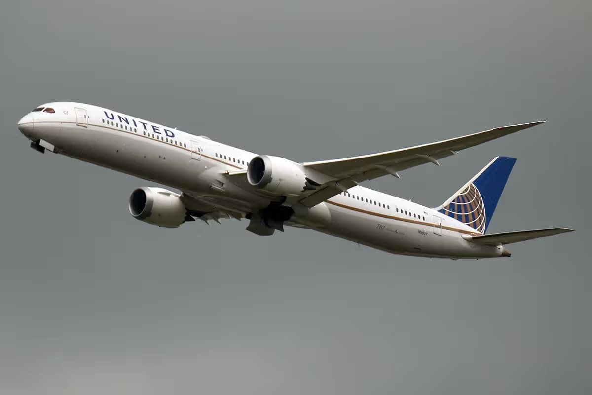 N91007 — Twin-engine aircraft