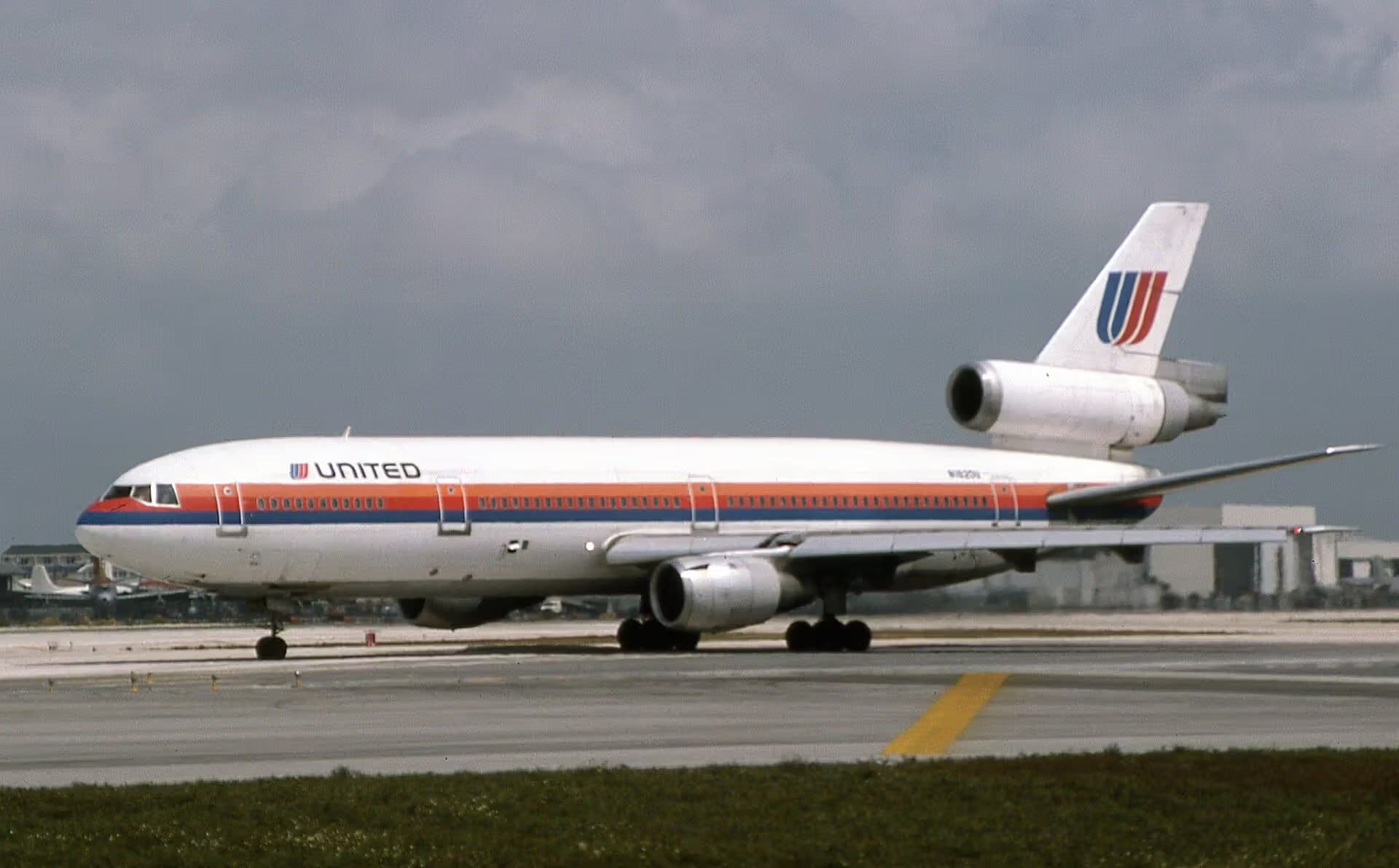 N1820U — Douglas