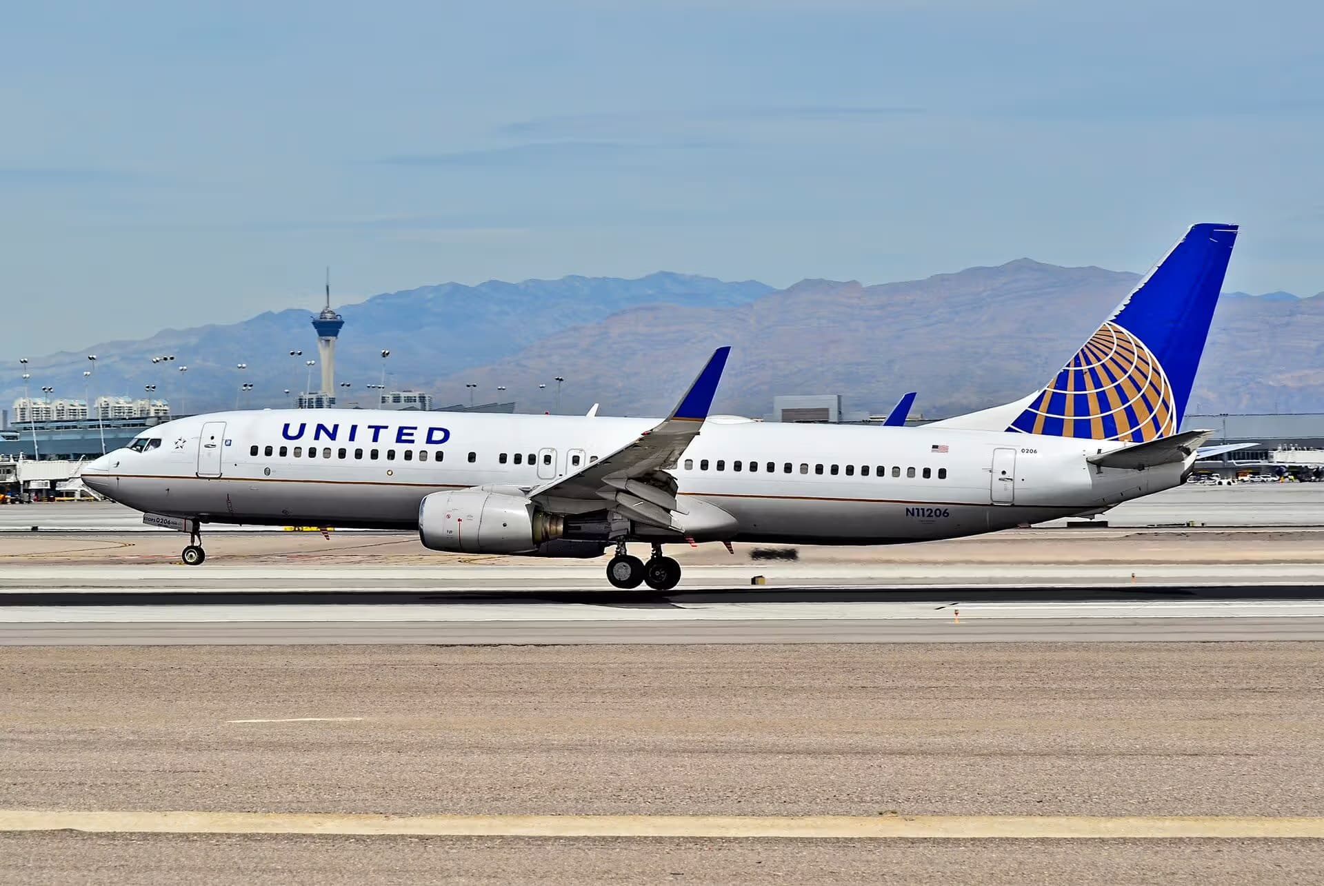 N11206 — Twin-engine aircraft