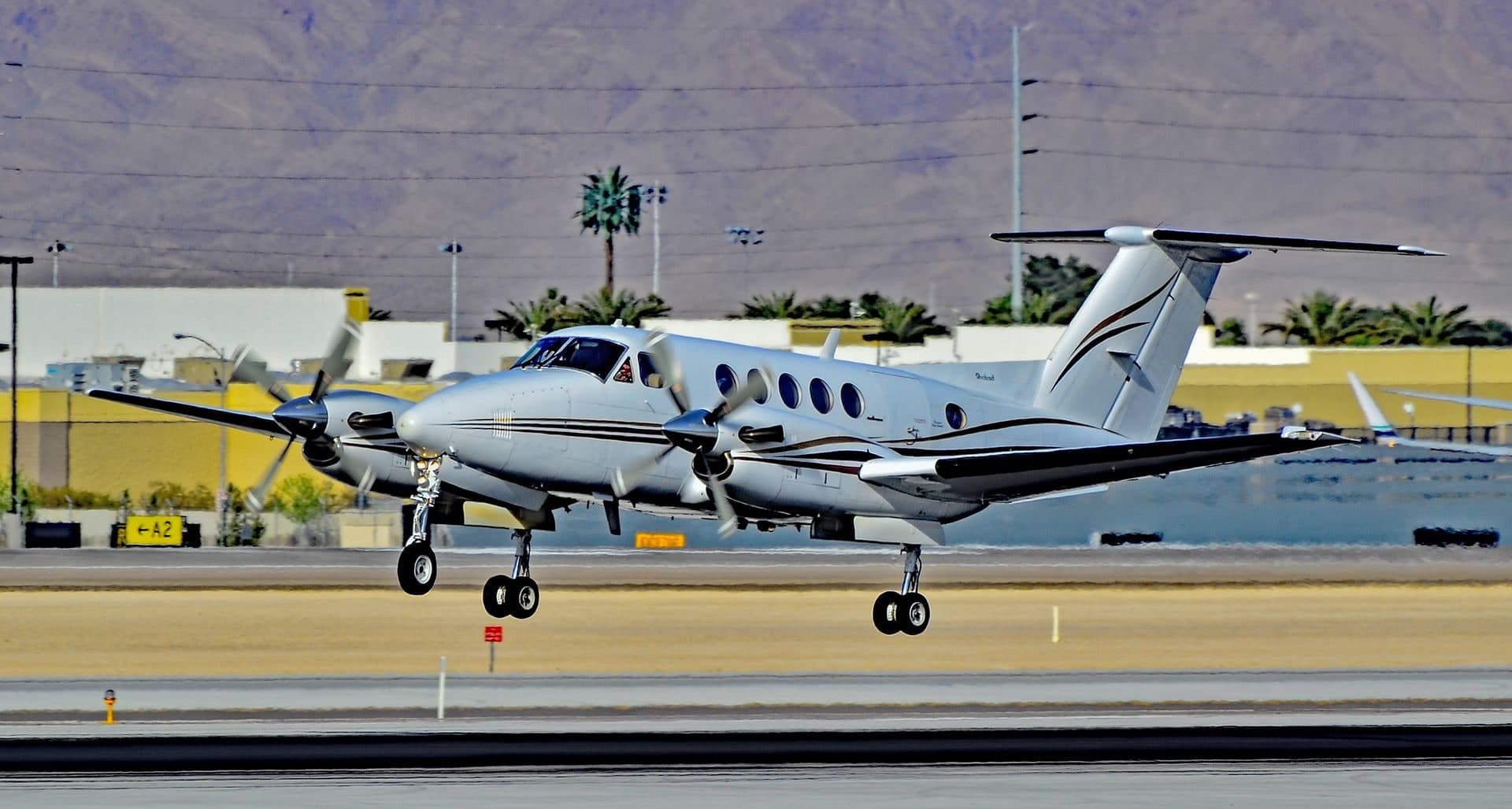 N989LA — Beechcraft