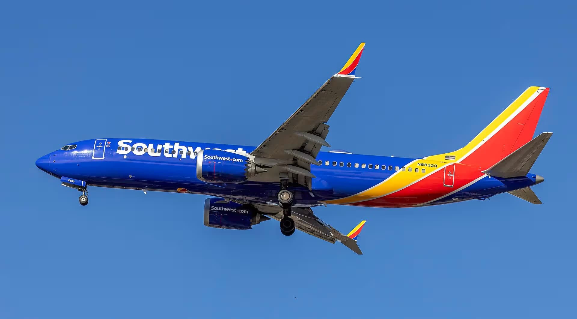 N8932Q — Boeing