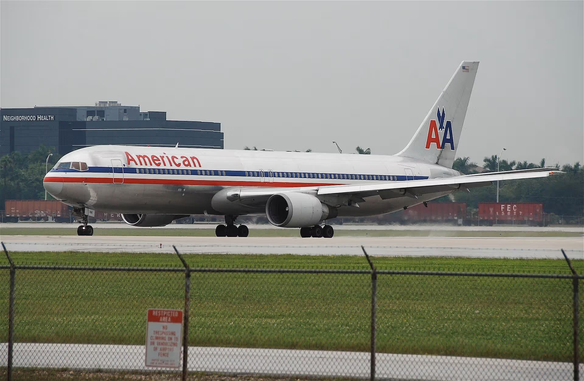 N352AA — Boeing