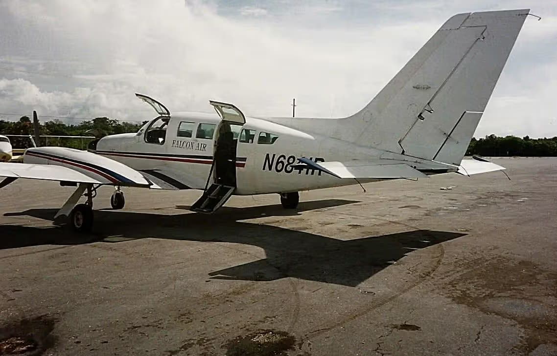 N6814R — Cessna