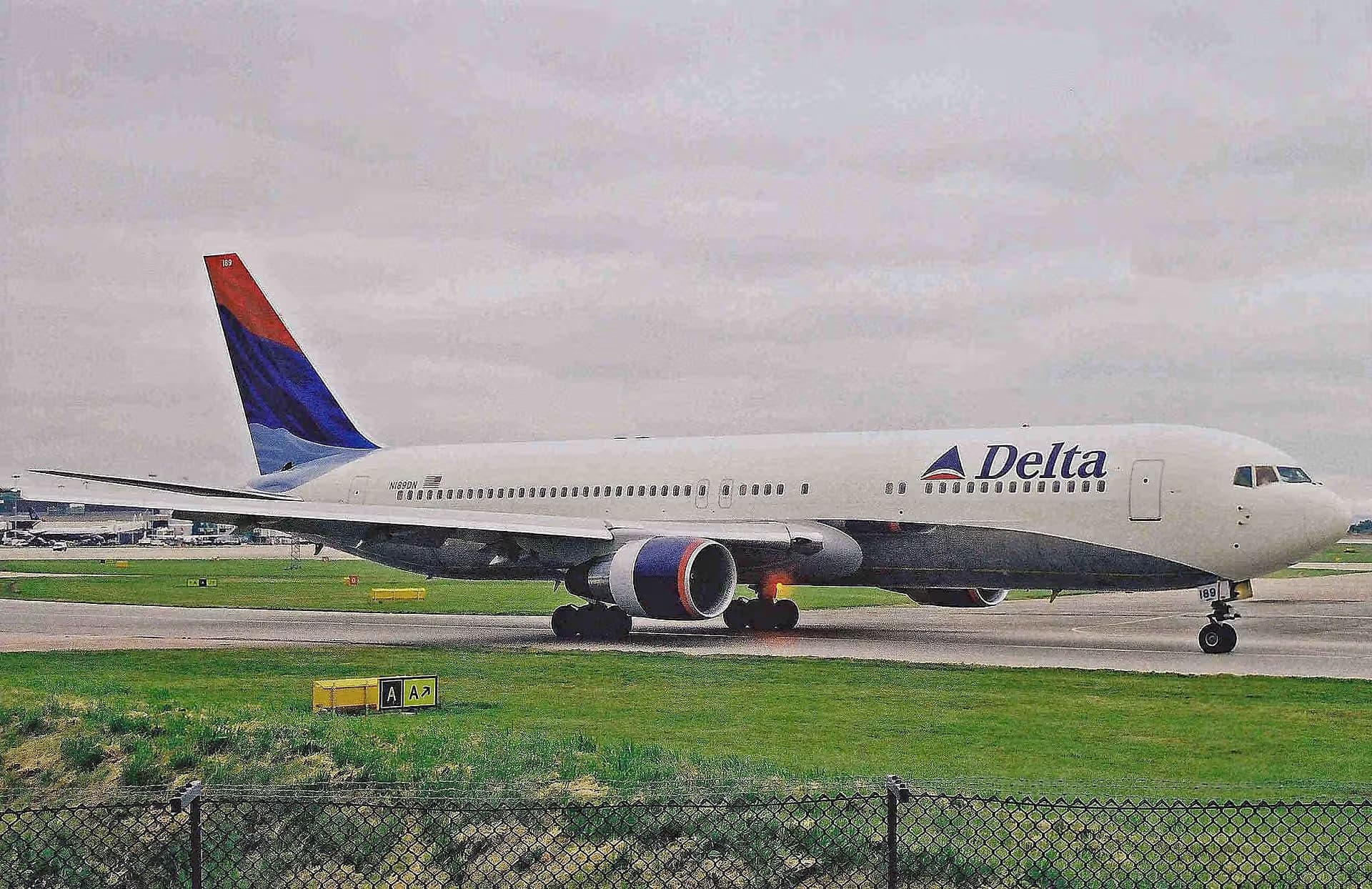 N189DN — Twin-engine aircraft