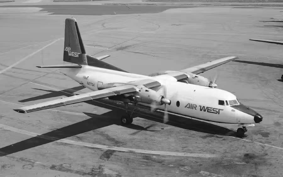 N2704 — Twin-engine aircraft