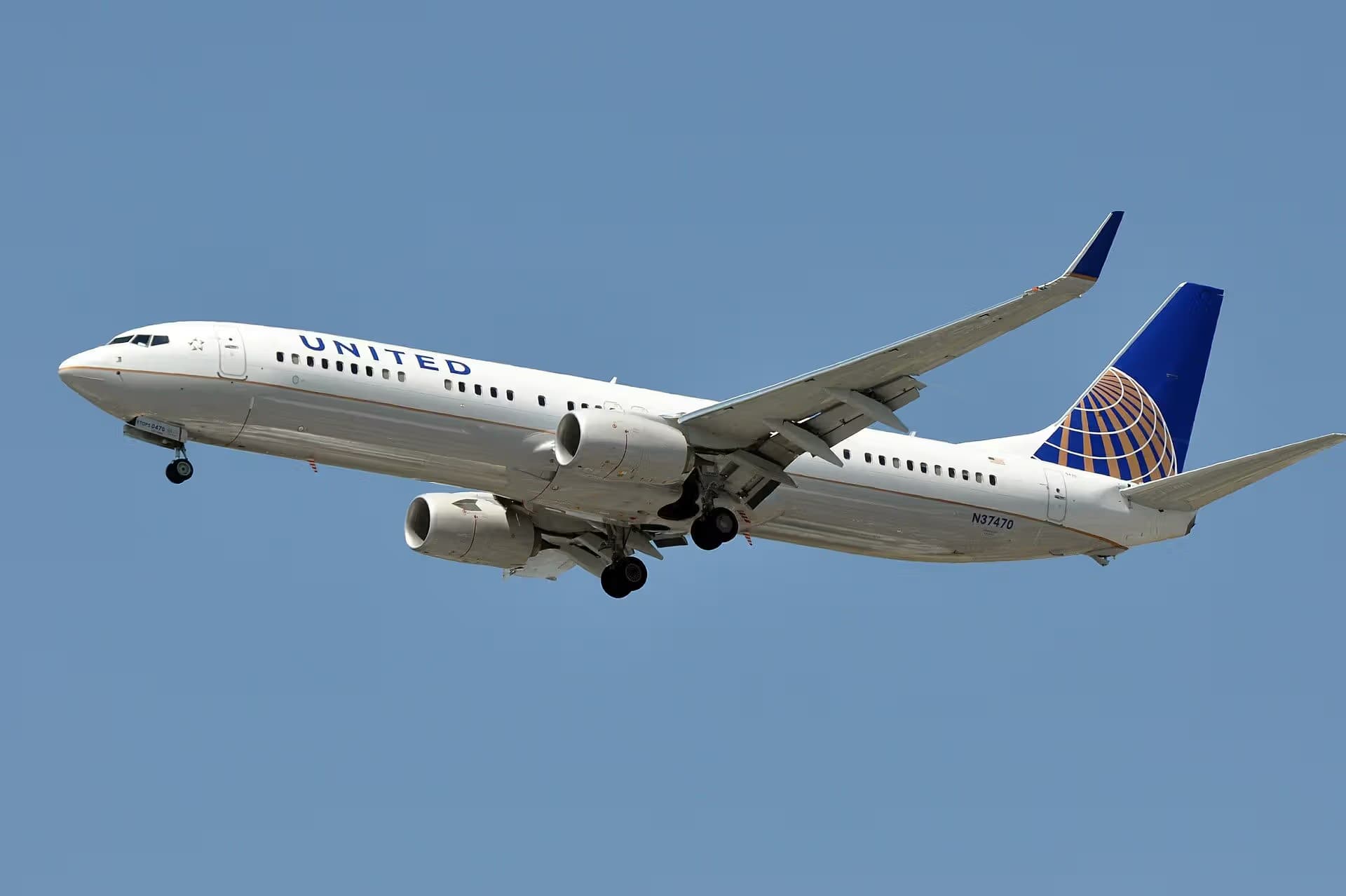 N37470 — Boeing